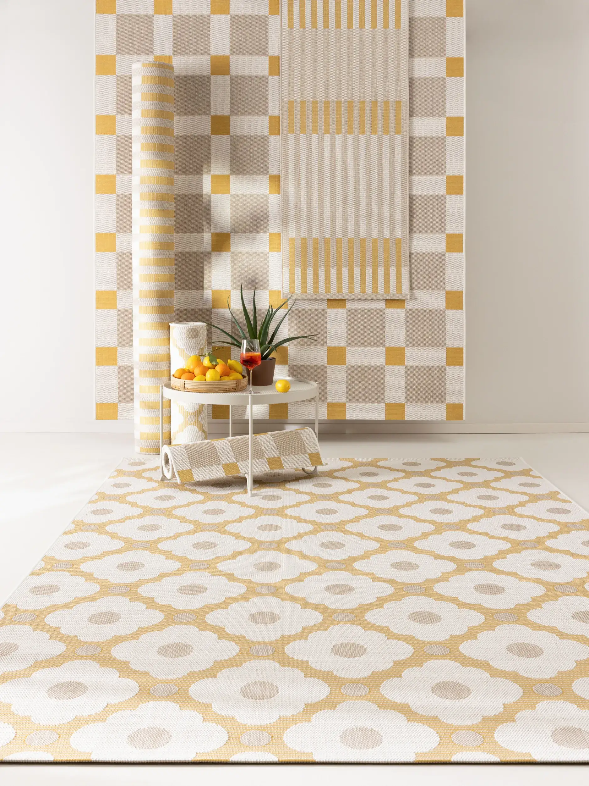 Teppich aus 100% Polyester (recyceltes PET) in Beige mit 100% Polyester (recyceltes PET) hohem Flor von benuta Nest
