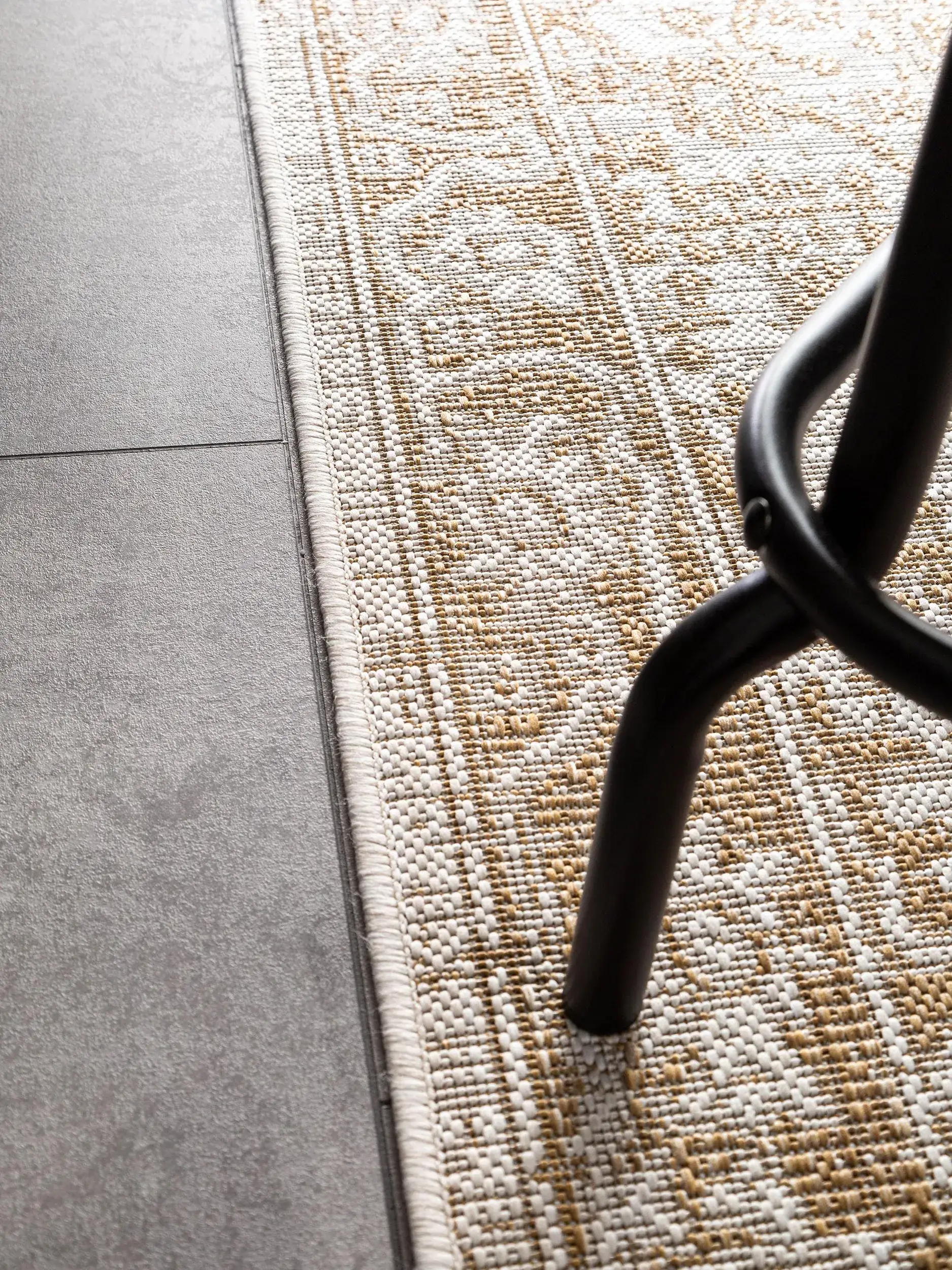 Teppich aus 100% Polypropylen in Beige mit 100% Polypropylen hohem Flor von benuta