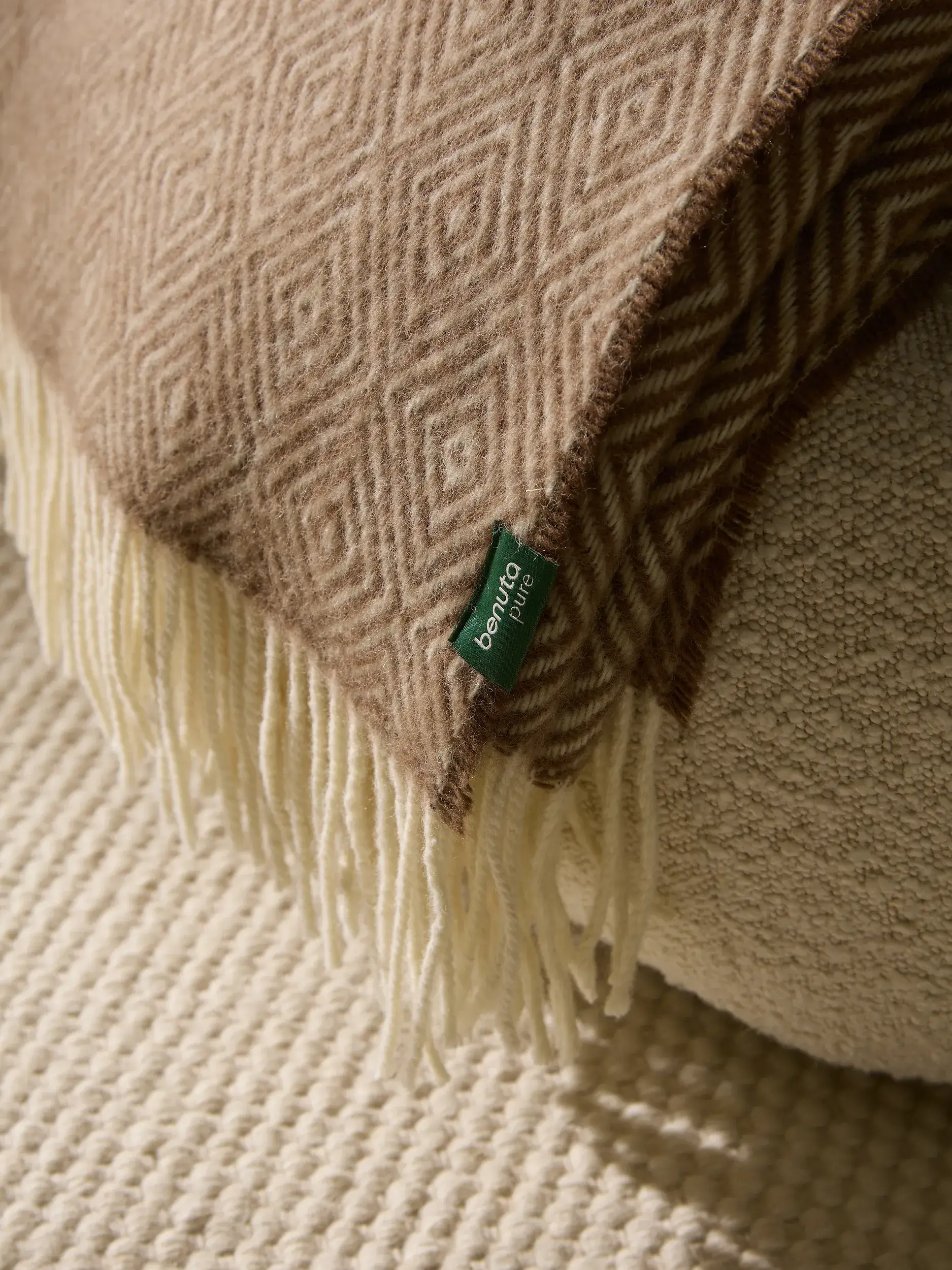 Wolldecke Bianca Braun von benuta Pure