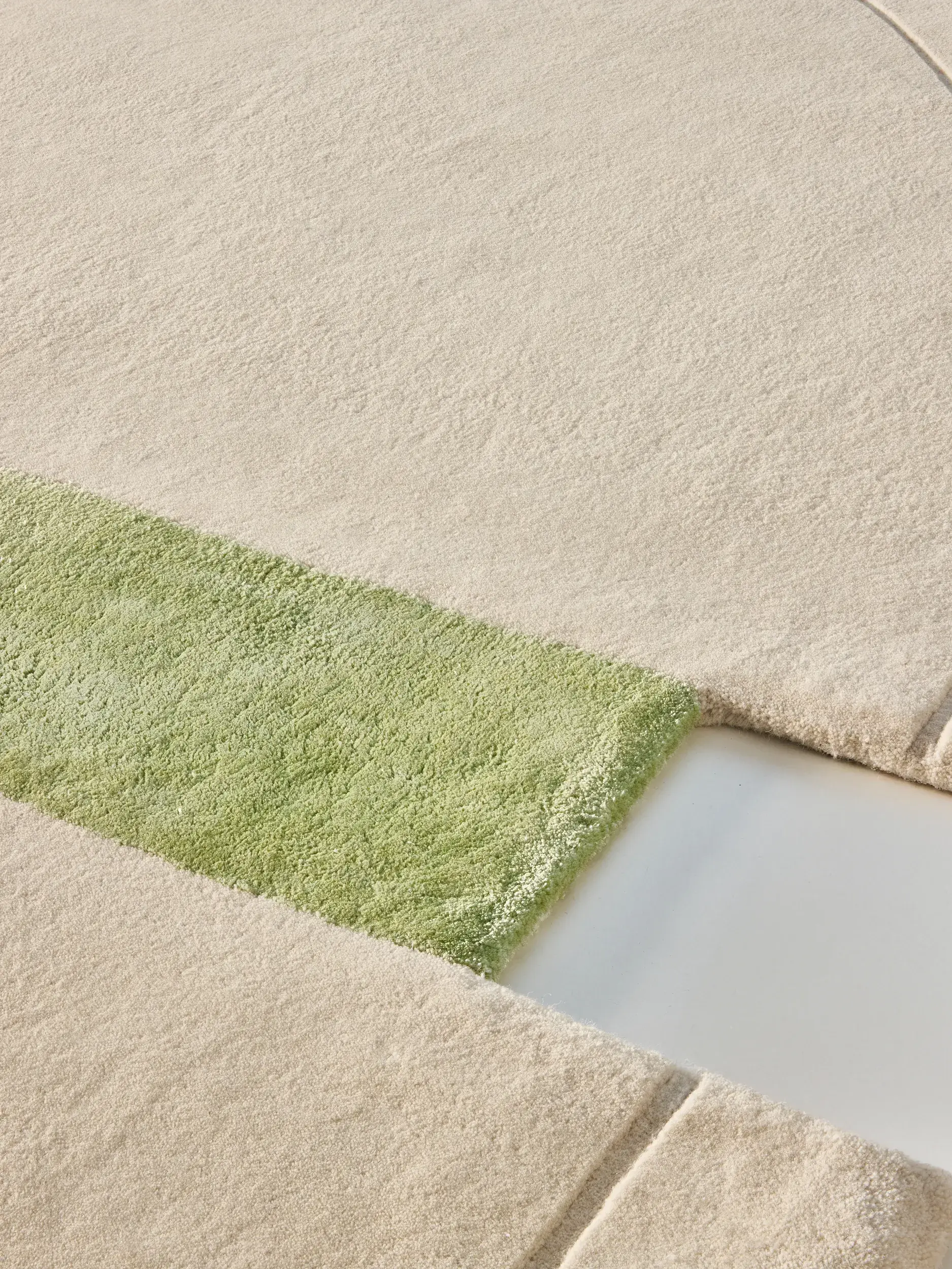 Rug Kinga made of 90% Wool, 10% Lyocell (TENCEL™) in Beige by benuta Finest