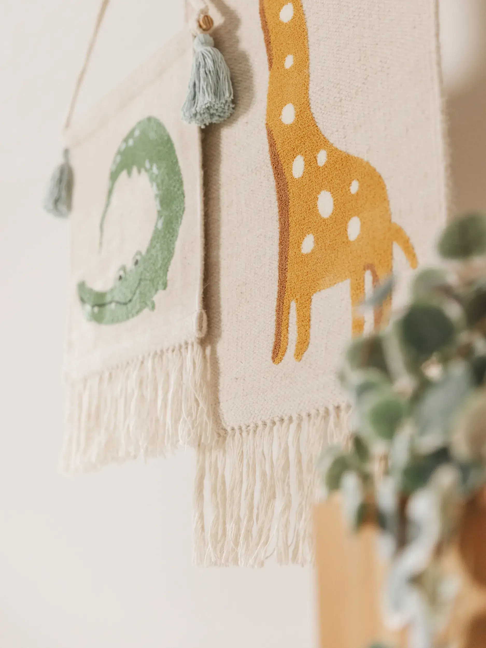 Decorazione per pareti Savannah Verde in Designanimale-ontwerp van 75% Lana, 20% Cotone, 5% Poliacrilico door Lytte