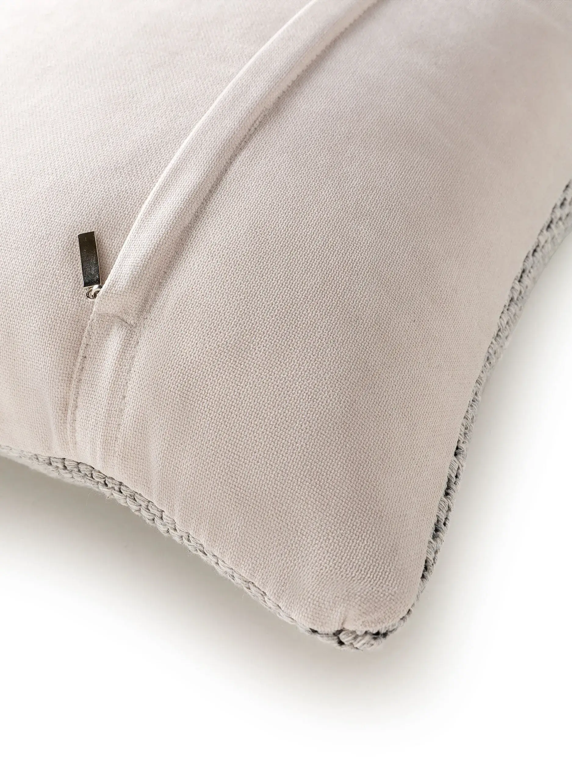 Housse de coussin Bora Gris clair en motif Uni en 100% Coton de benuta nest