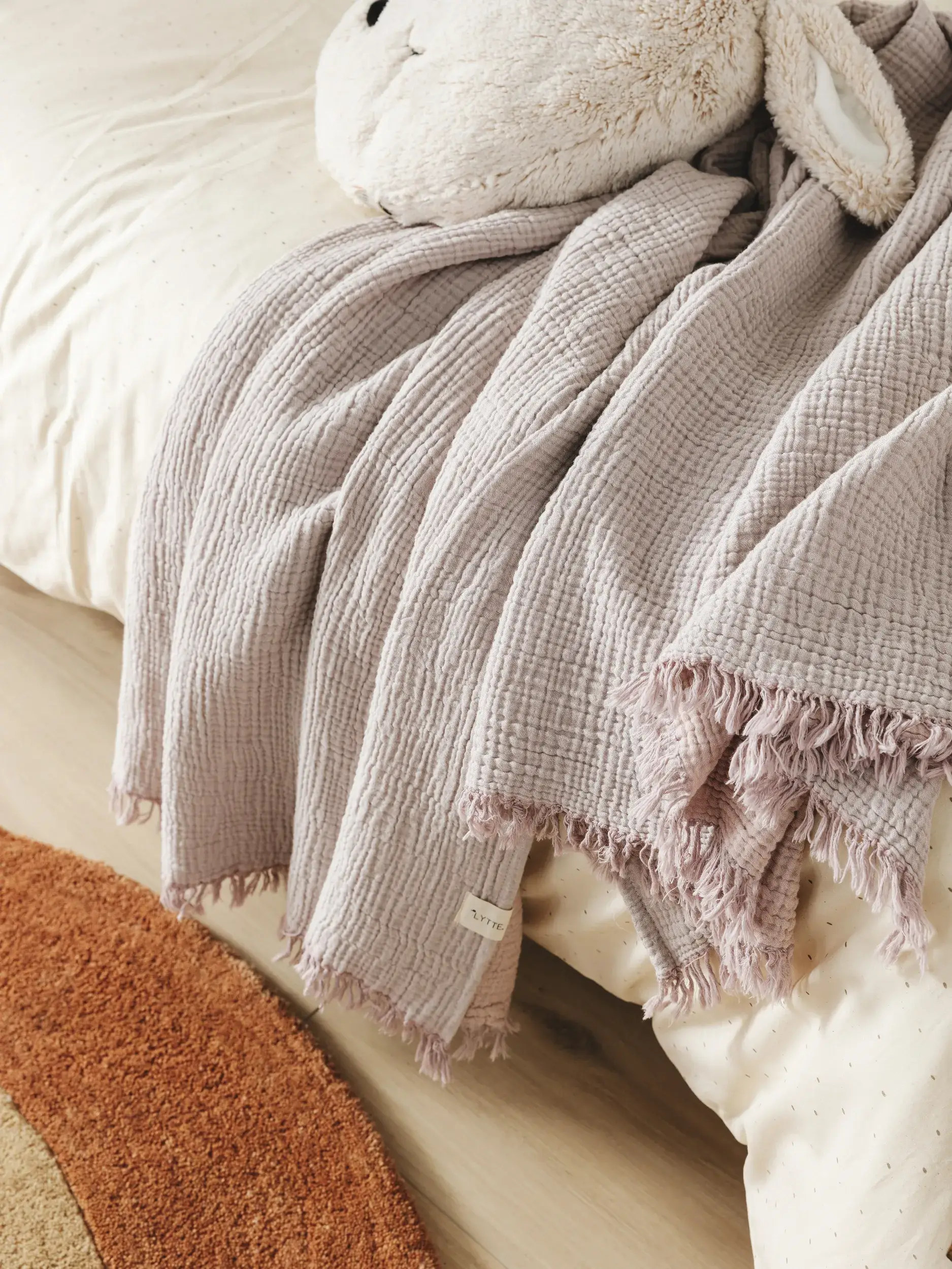 Baumwolldecke Lilo Lila im Design  aus  von Lytte