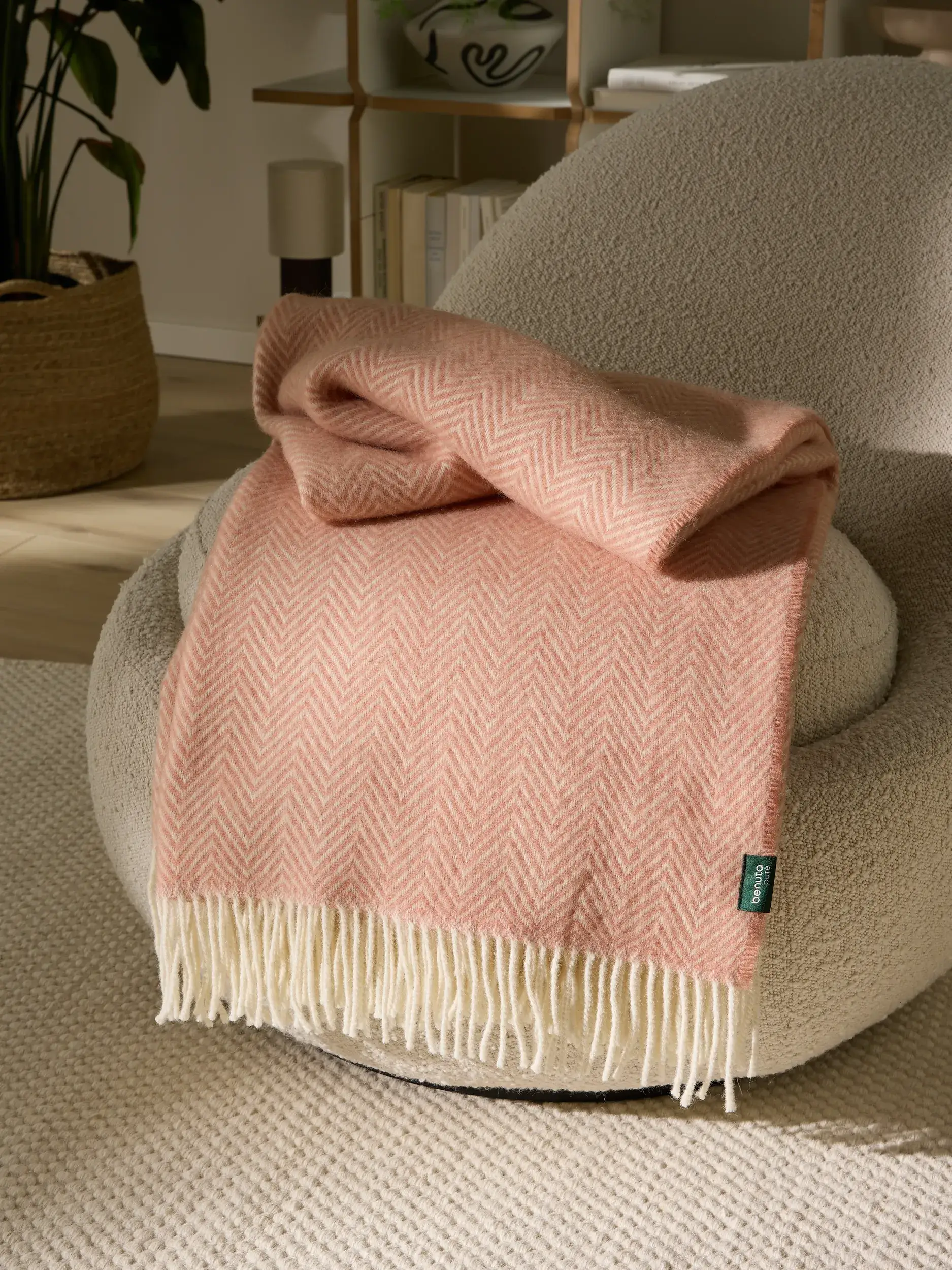 Wolldecke Bianca Rosa von benuta Pure