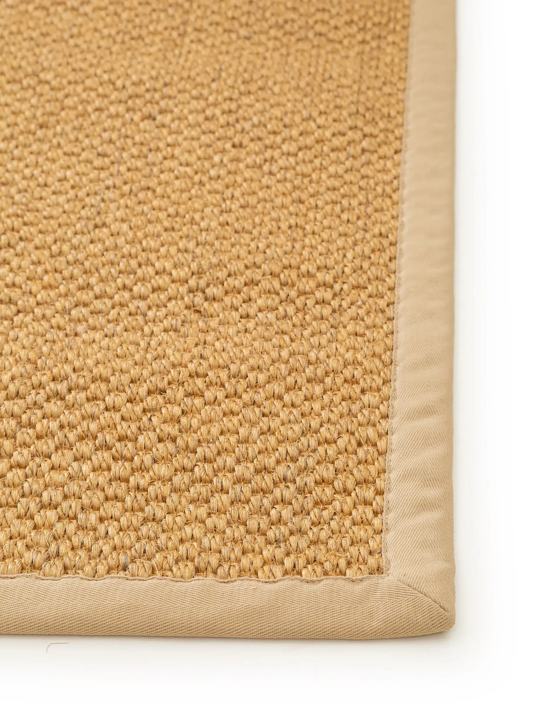 Teppich aus 100% Sisal in Beige mit 100% Sisal hohem Flor von benuta Pure
