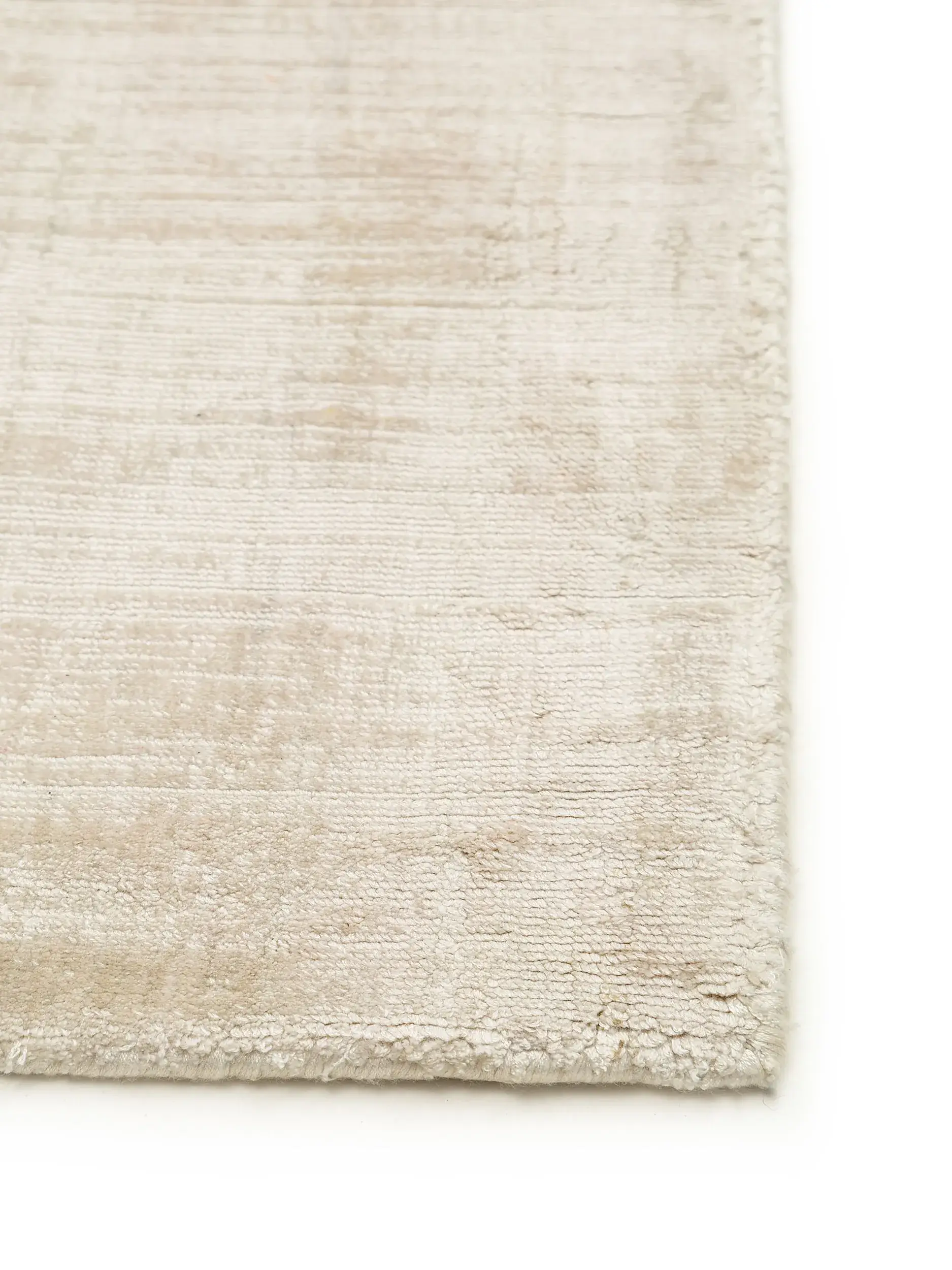 Teppich Nova aus 100% Viskose in Beige von benuta Pure