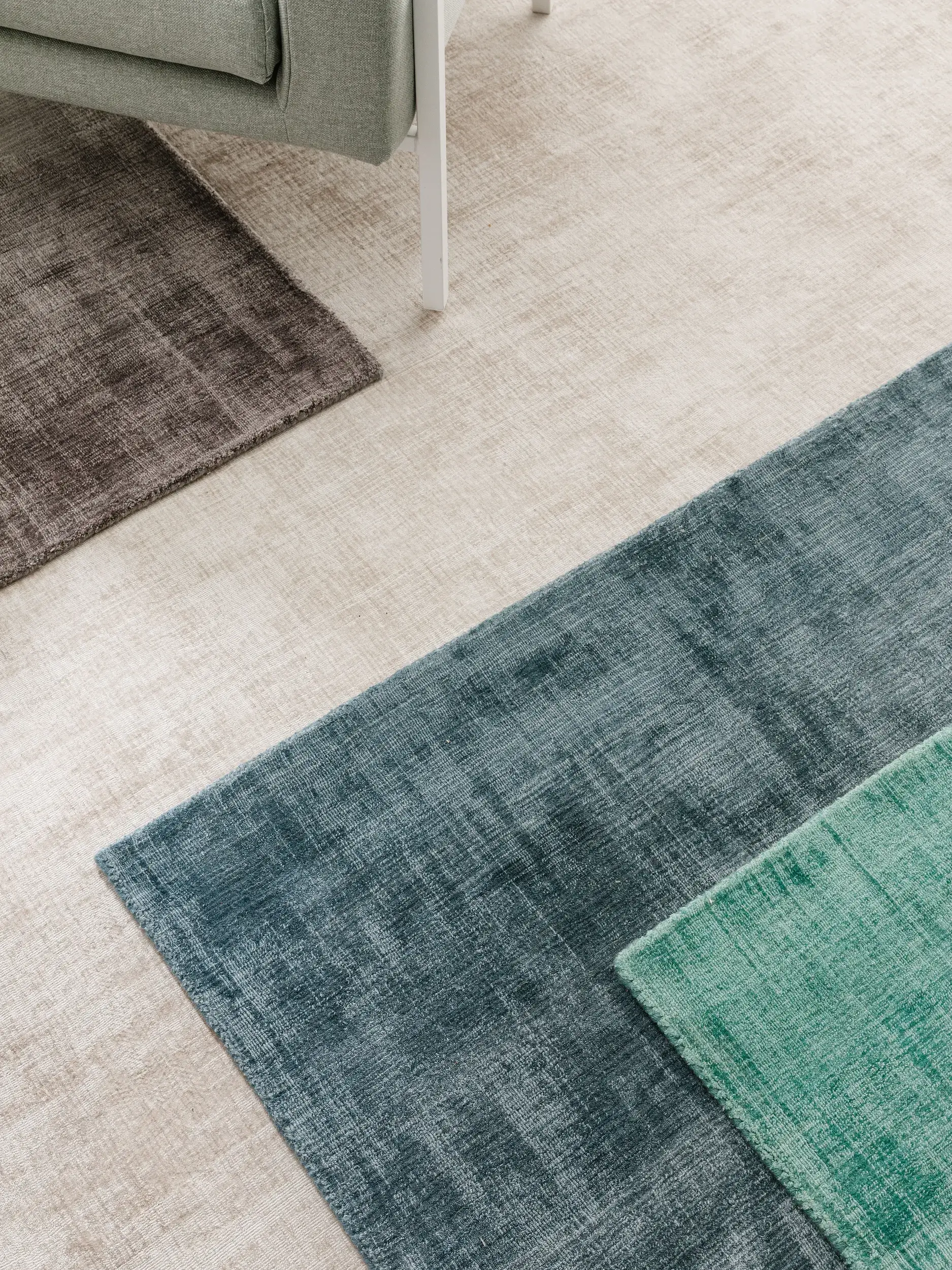 Rug made of 100% Viskose in Beige with a 100% Viskose high pile by benuta Finest