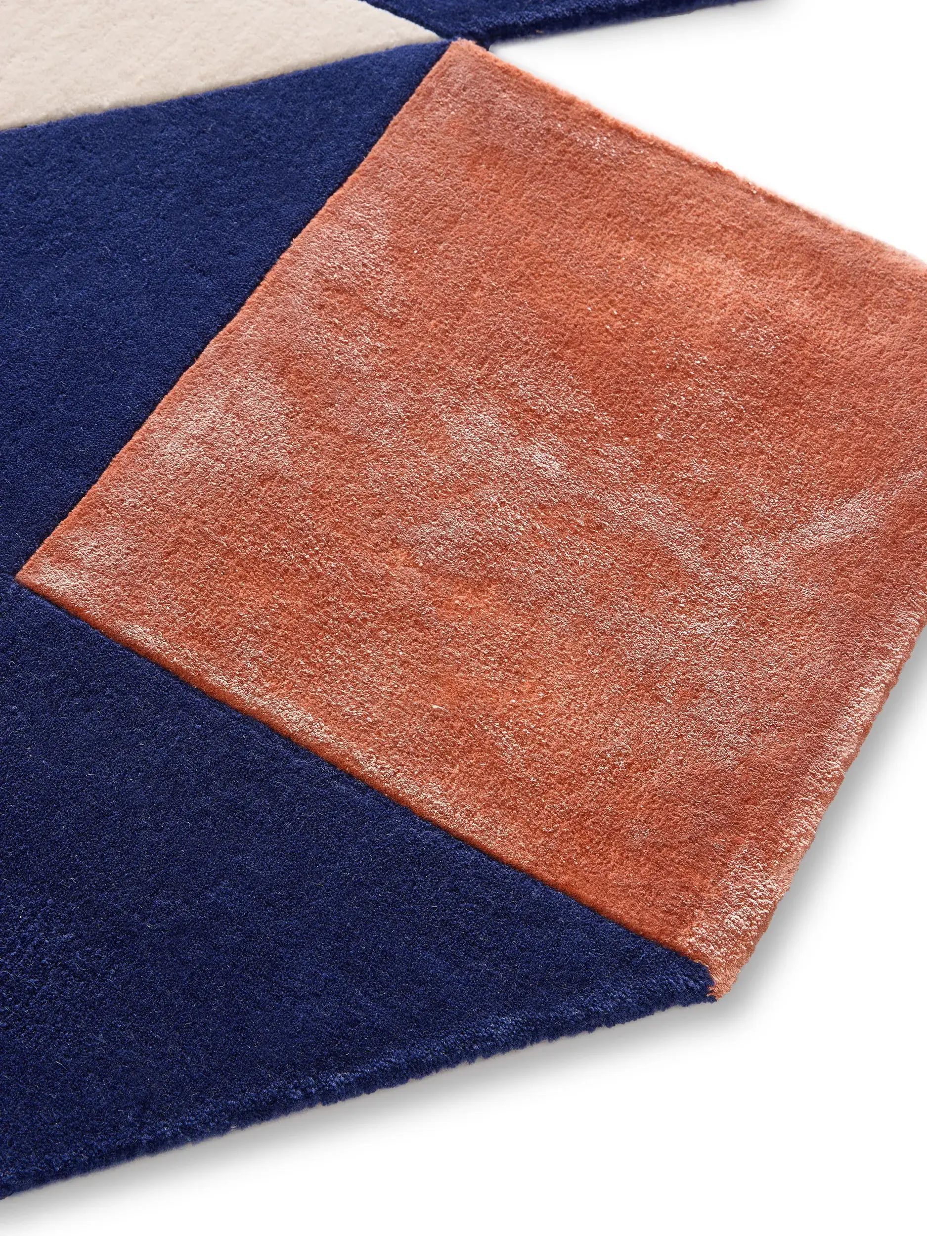 Matto 70% Villa, 30% Lyocell (Tencel™)a värissä Monivärinen 70% Villa, 30% Lyocell (Tencel™) korkealla nukalla merkiltä benuta Finest