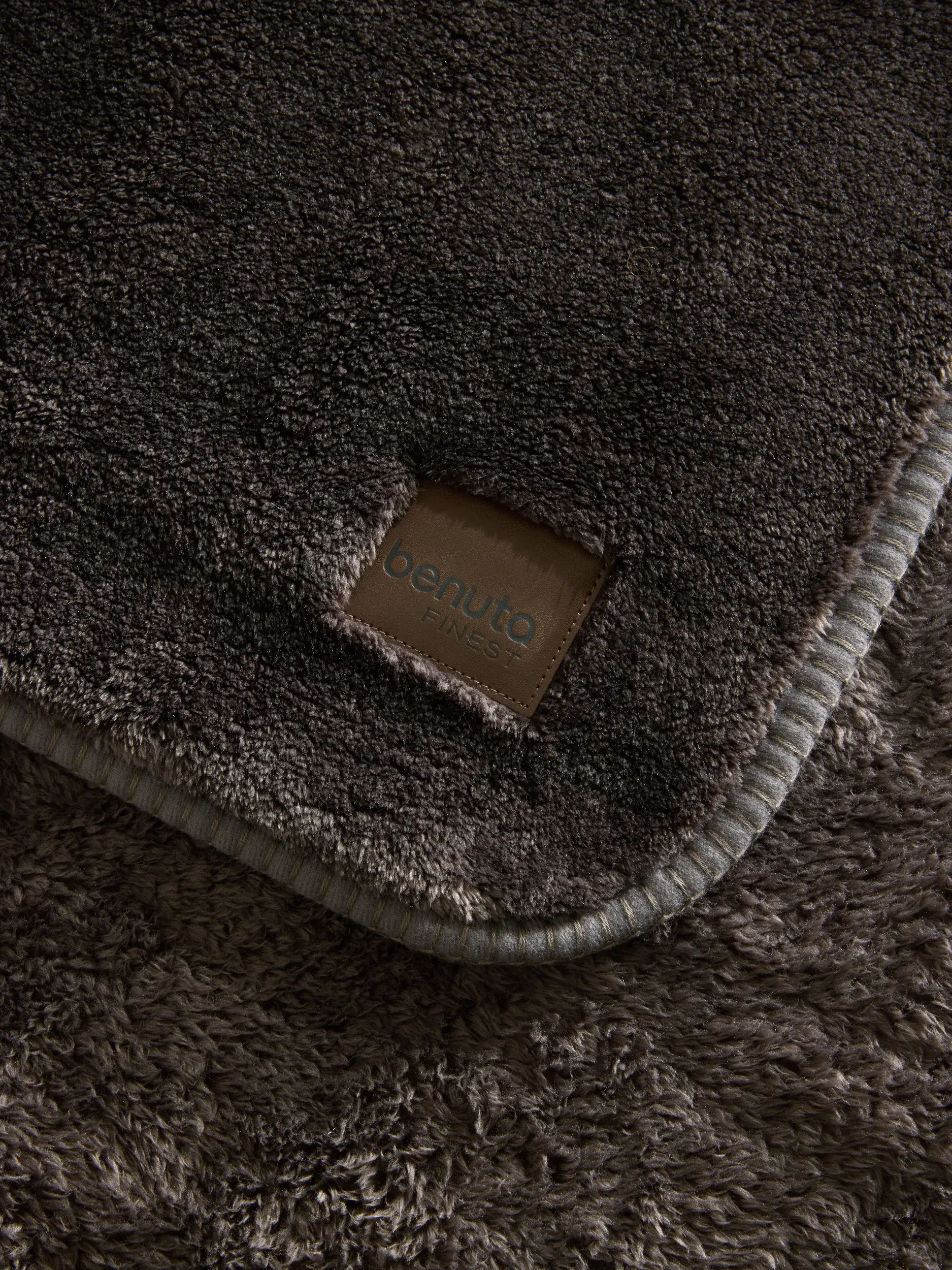 Manta Lux Gris oscuro de benuta Finest