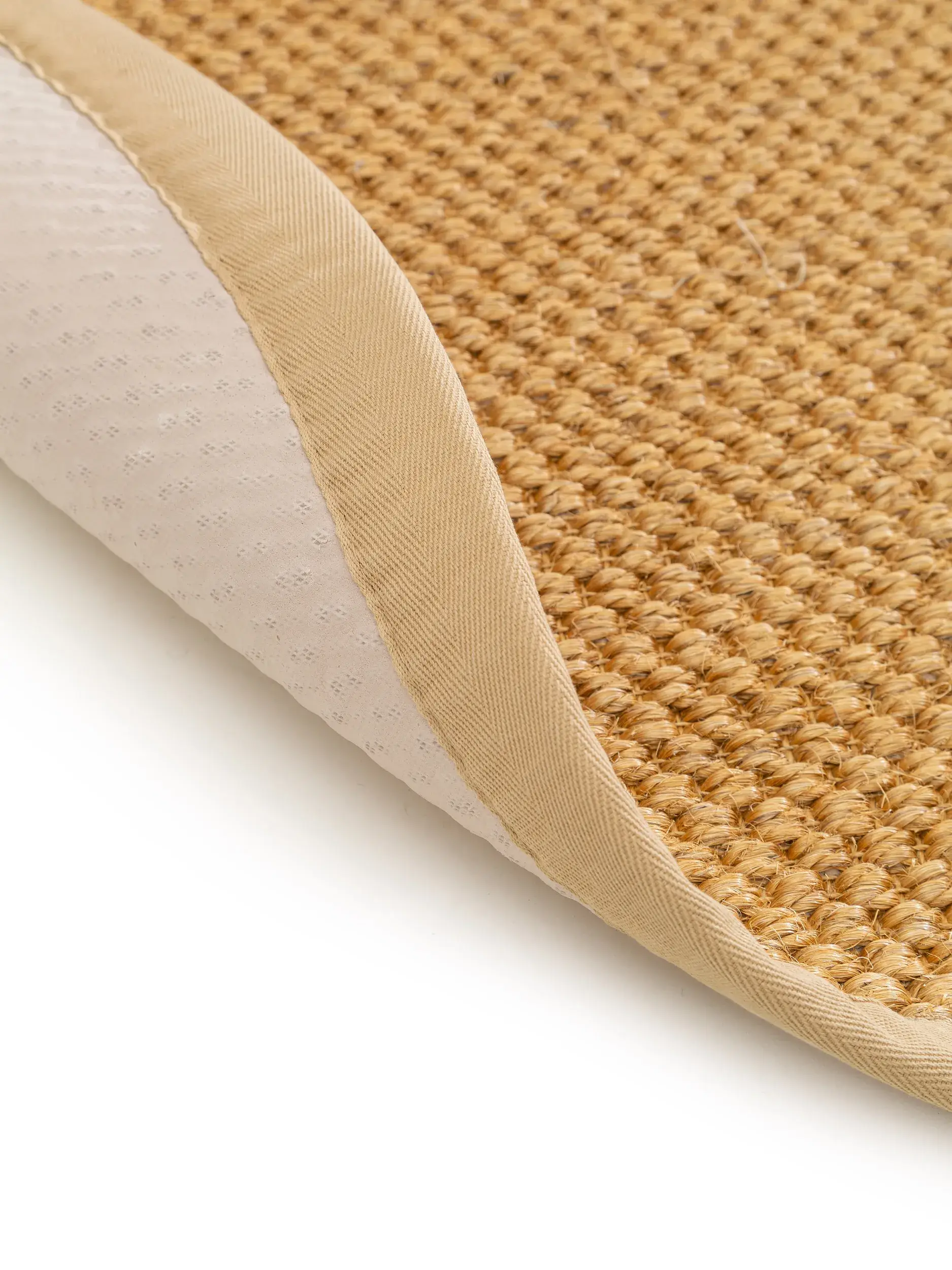 Teppich aus 100% Sisal in Beige mit 100% Sisal hohem Flor von benuta Pure
