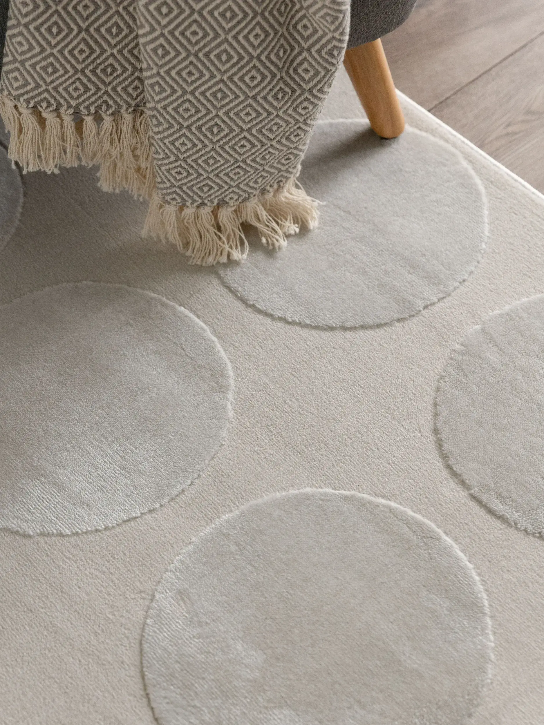 Teppe av 60% Polyester, 40% Polypropylen i Weiß med 60% Polyester, 40% Polypropylen høy lugg fra benuta Basic
