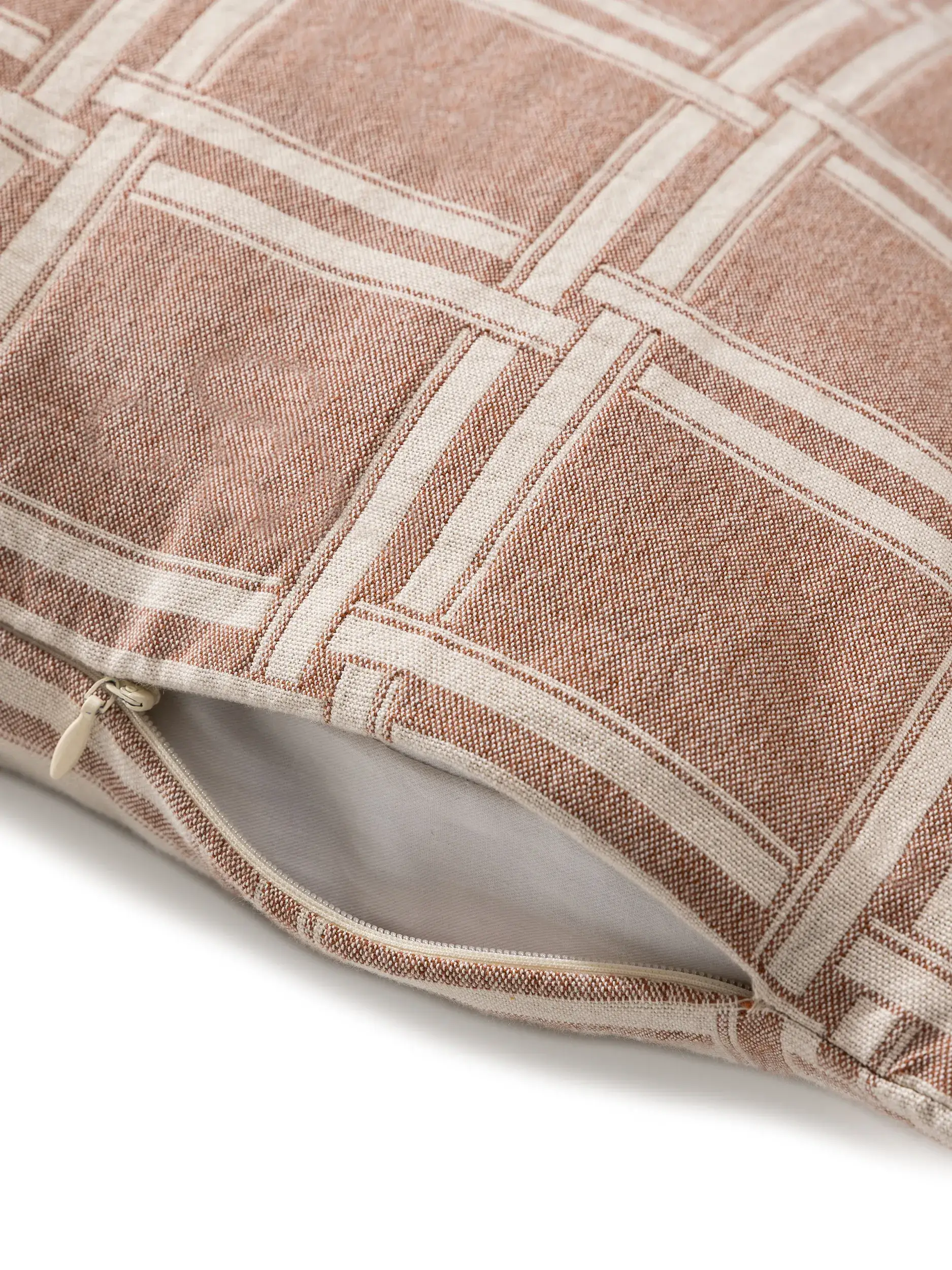 Cushion Cover Dario Cream in Geometric design made of 100% Cotton by benuta Nest