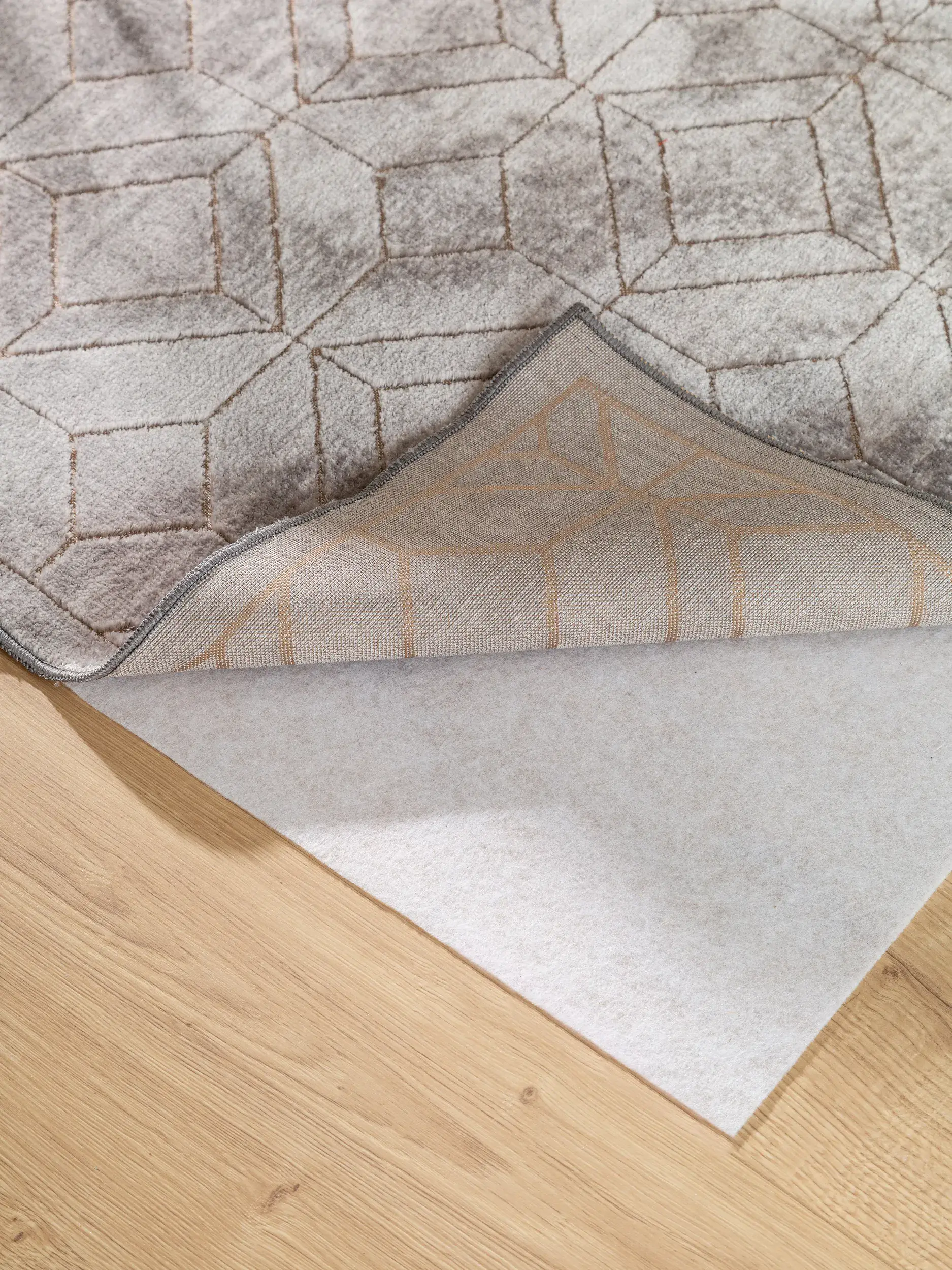 Teppich aus 100% Polyester in Grau mit 100% Polyester hohem Flor von benuta