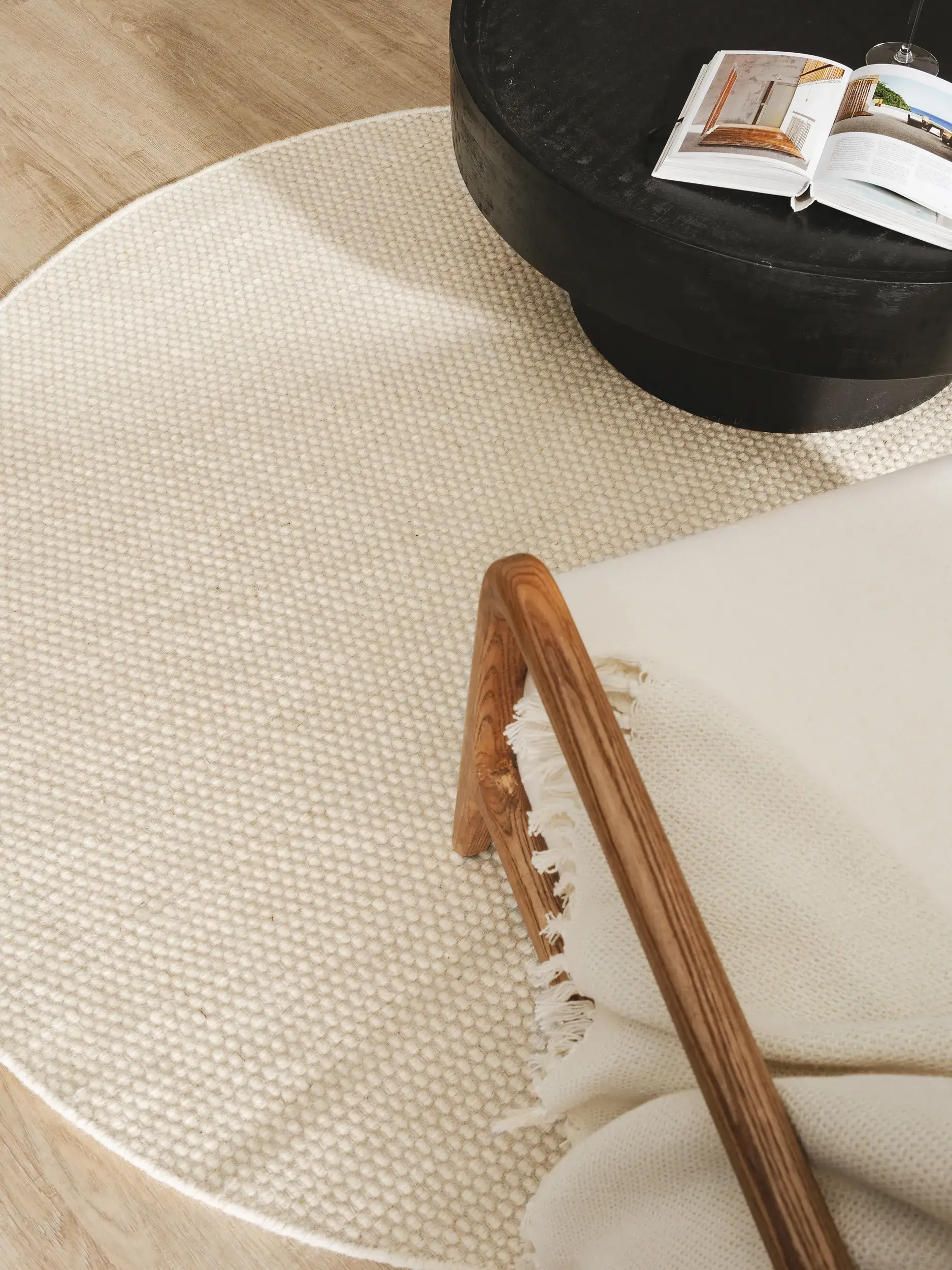 Alfombra de 80% Lana, 20% Algodón en Blanco con un pelo de {{Placeholder_Pile Height}} de altura de benuta pure