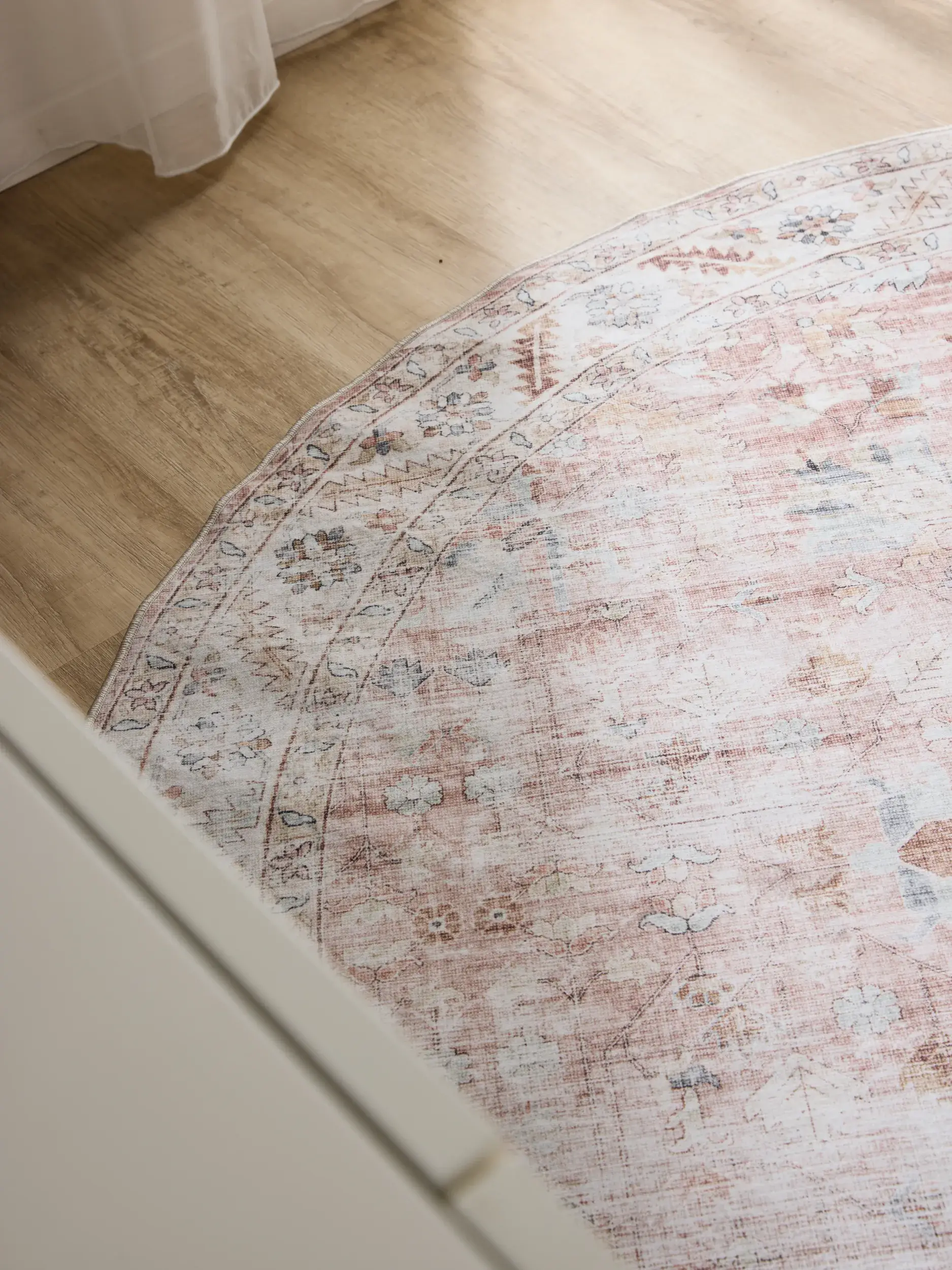 Rug made of 100% Polyester in Pink with a 100% Polyester high pile by benuta Basic
