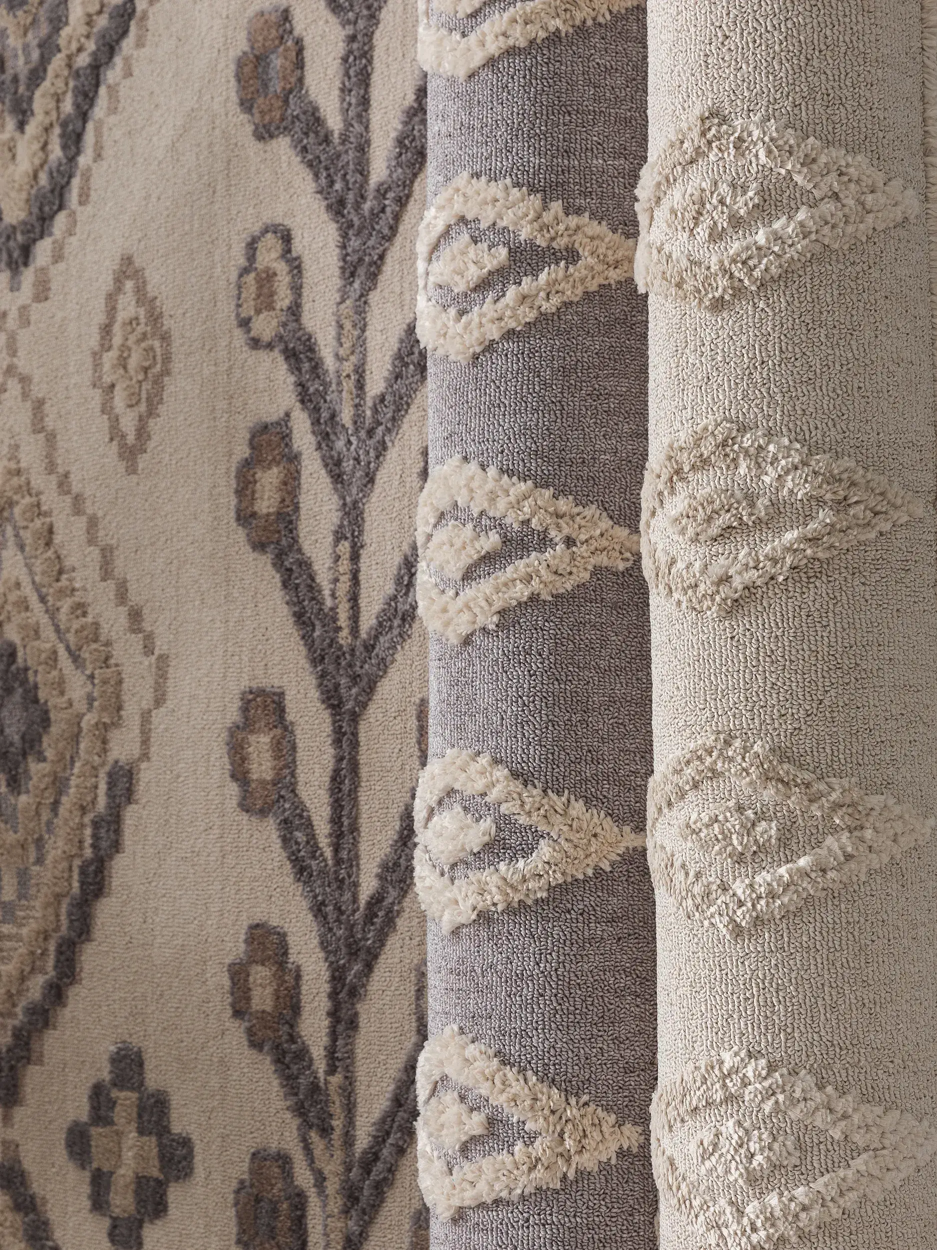 Tapijt van 100% Polyester in Beige met een 100% Polyester hoge pool van benuta POP
