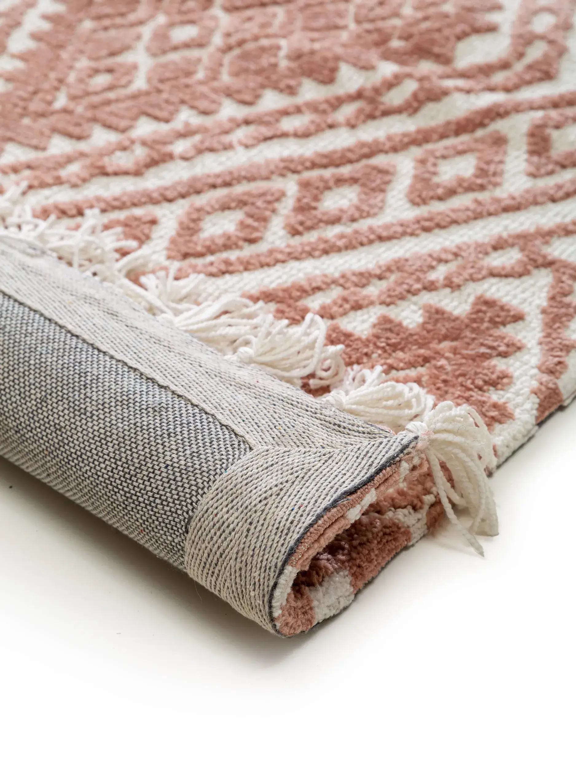 Rug made of 100% Polyester (Microfiber) in Rot with a 100% Polyester (Microfiber) high pile by benuta Nest