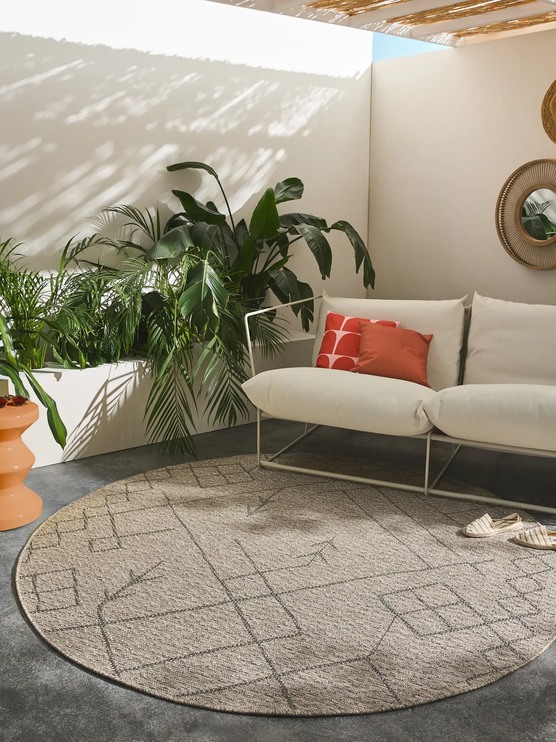 Rug made of 100% Polypropylen in Beige with a 100% Polypropylen high pile by benuta Nest