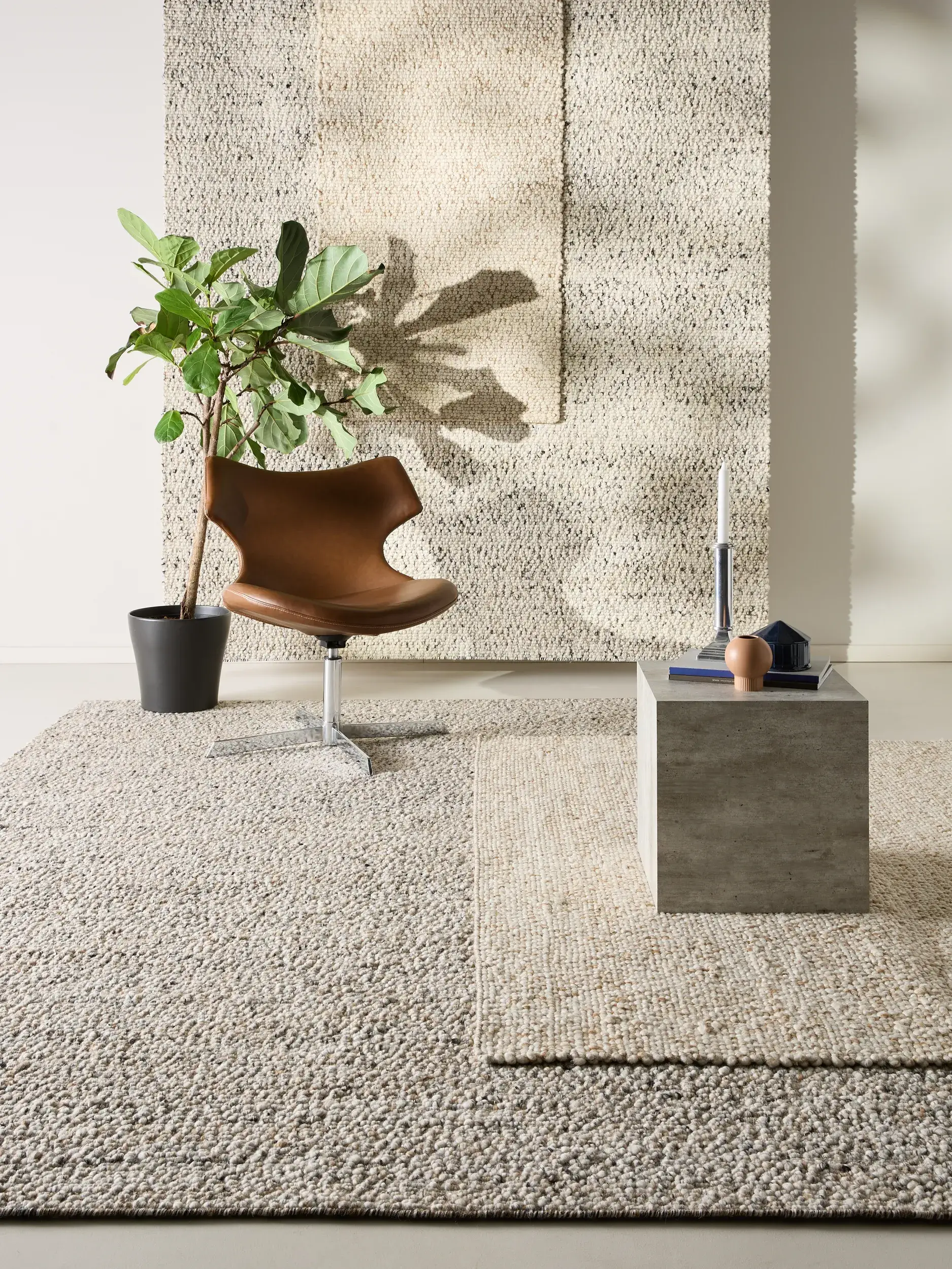 Tapete de 70% Wolle (from New Zealand), 30% Polyester em Braun com pelo de 70% Wolle (from New Zealand), 30% Polyester de altura da benuta Pure