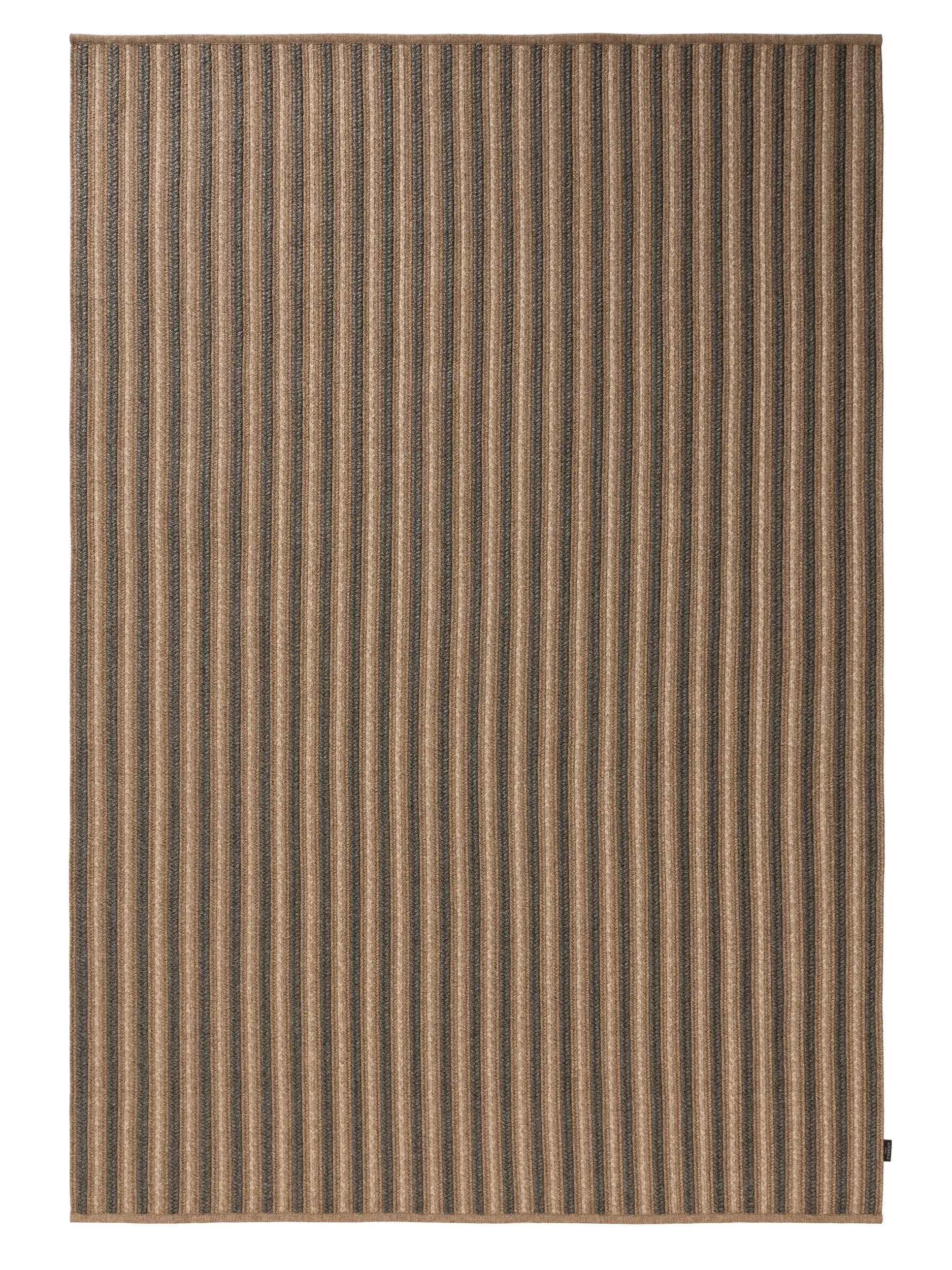 Matto 74% Polypropylen, 26% Polyestera värissä Beige 74% Polypropylen, 26% Polyester korkealla nukalla merkiltä benuta Finest