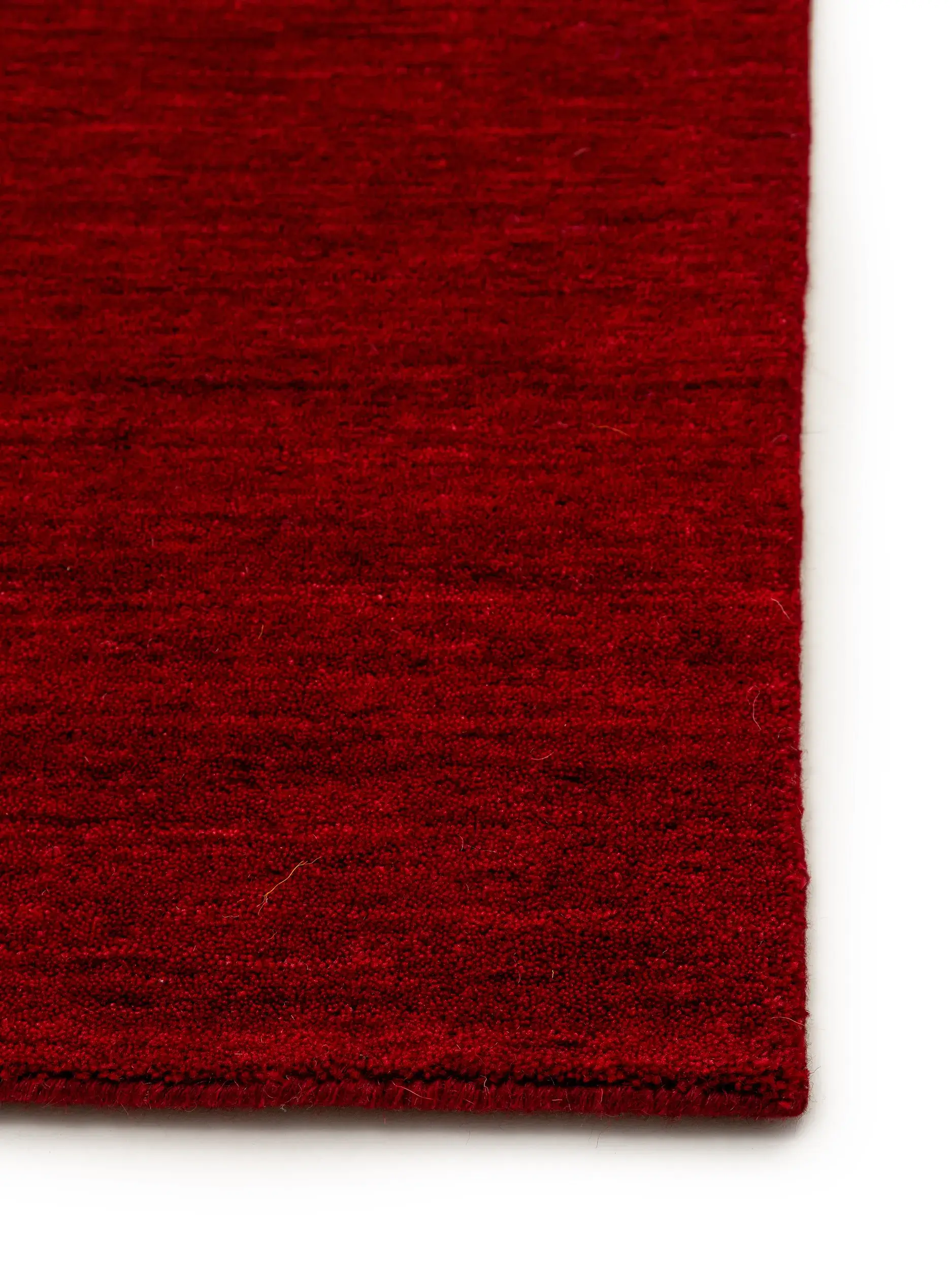 Rug made of 100% Wolle in Rot with a 100% Wolle high pile by benuta Nest