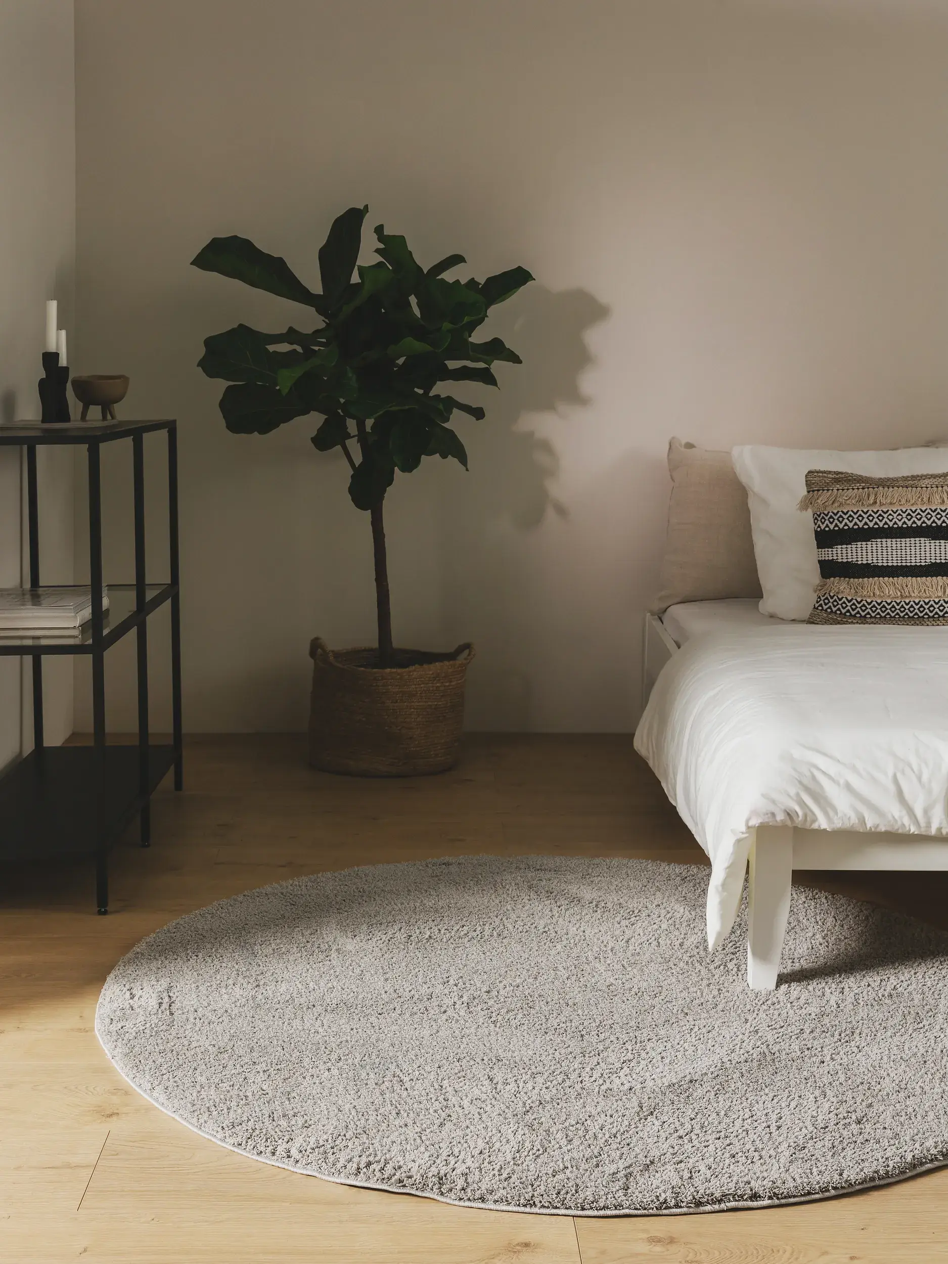 Teppich aus 100% Polyester (Microfiber) in Grau mit 100% Polyester (Microfiber) hohem Flor von benuta Nest