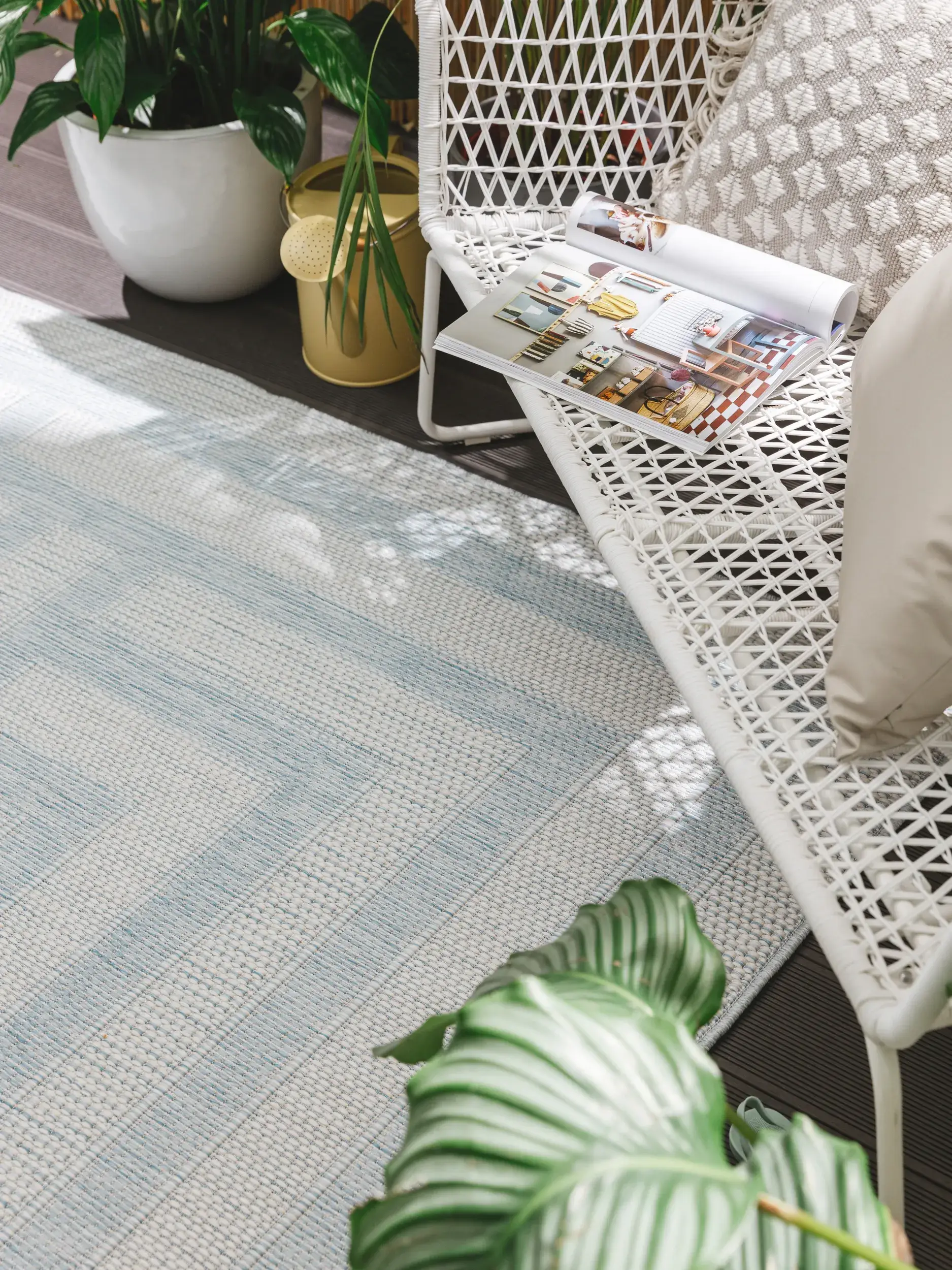 Rug made of 100% Polypropylen in Blue with a 100% Polypropylen high pile by benuta Nest