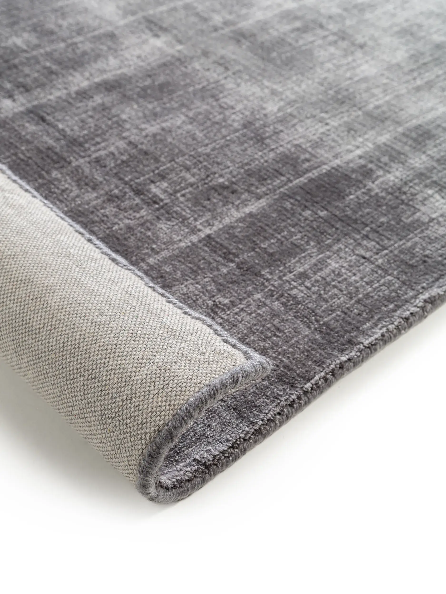 Tapis en 100% Viscose en Gris avec une pile de 100% Viscose de hauteur de benuta Finest