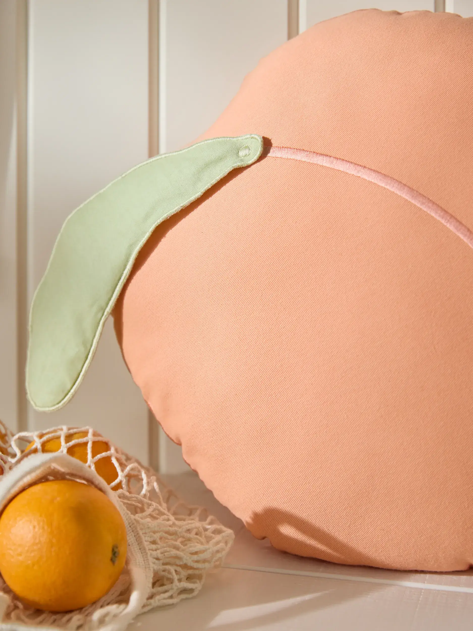 Polštář Franzi Meruňková od Lytte