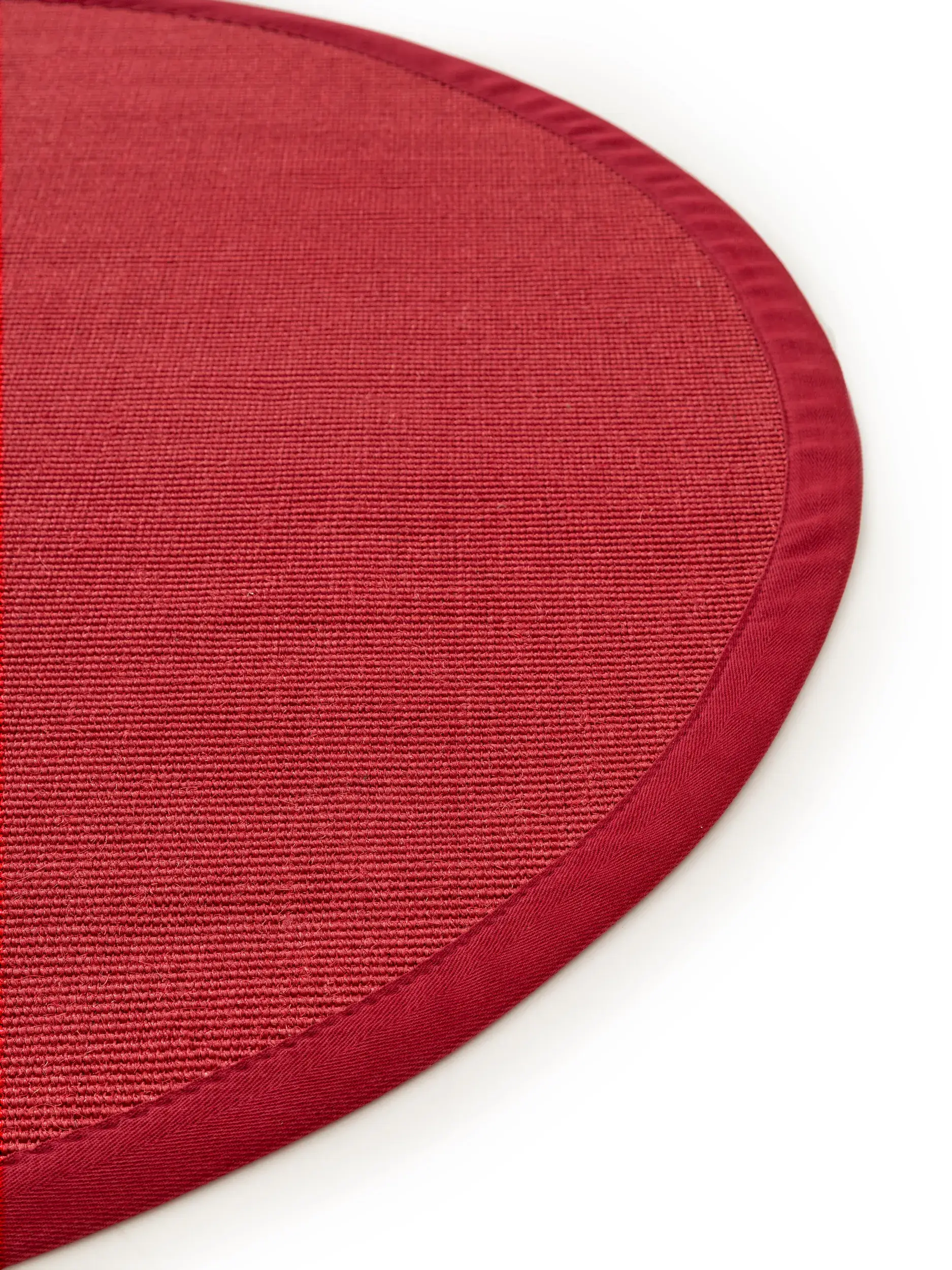 Teppich aus 100% Sisal in Rot mit 100% Sisal hohem Flor von benuta Nest
