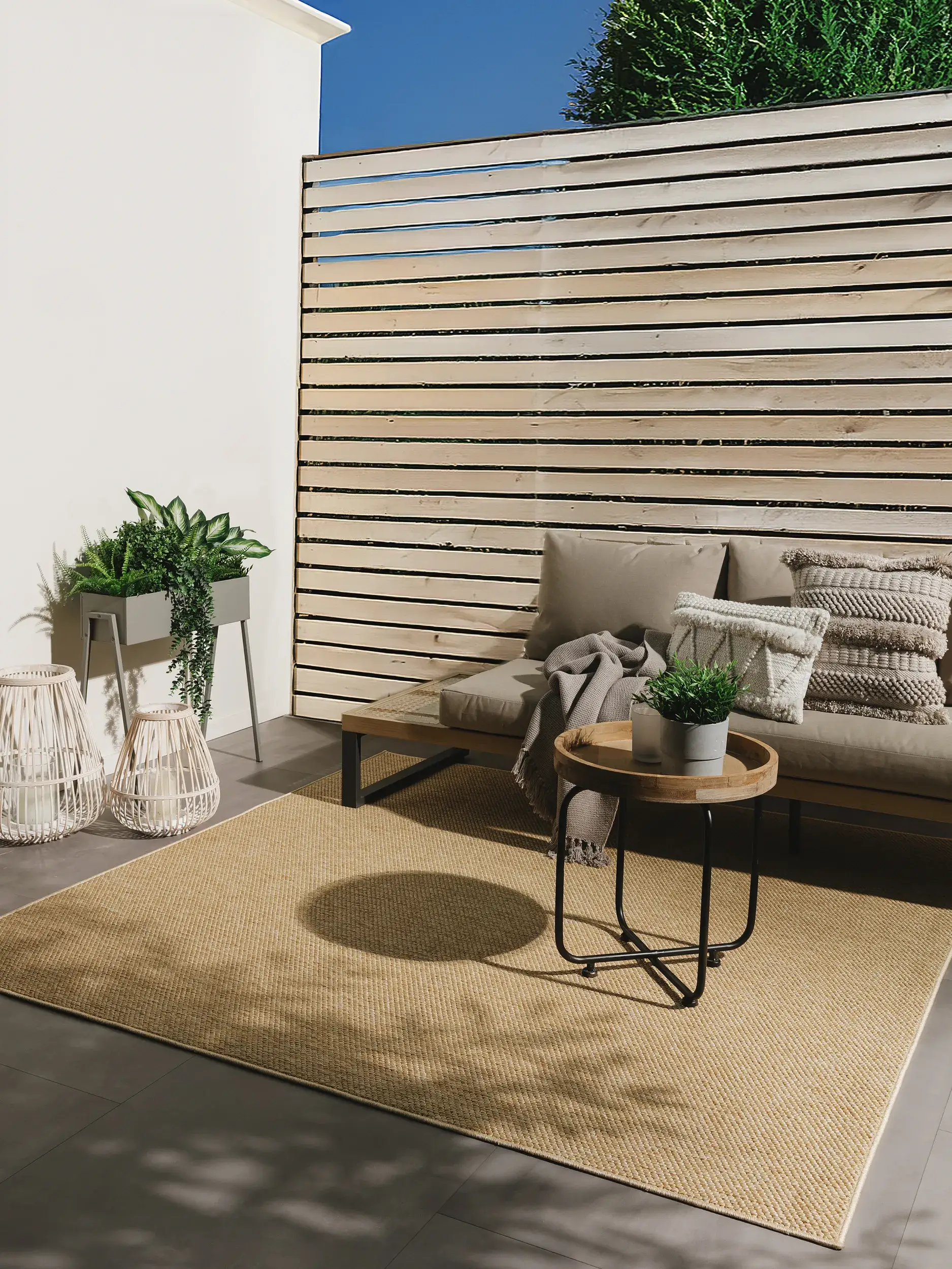 Rug made of 100% Polypropylen in Beige with a 100% Polypropylen high pile by benuta Basic
