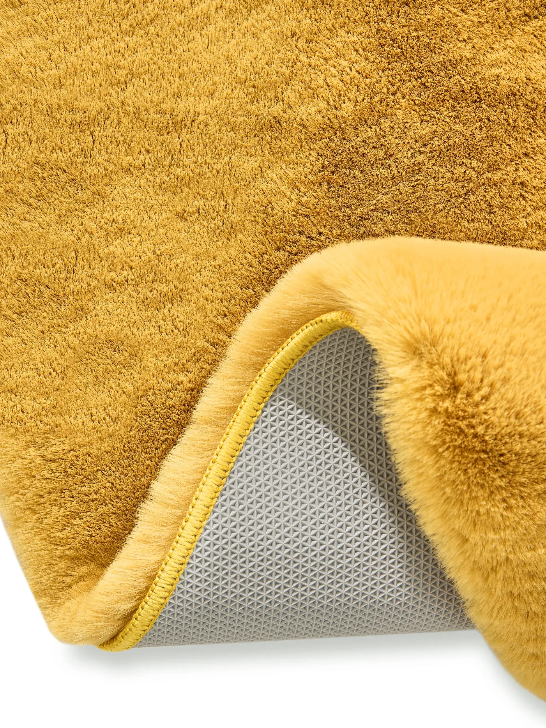 Rug Dave made of 100% Polyester in Yellow by benuta Nest
