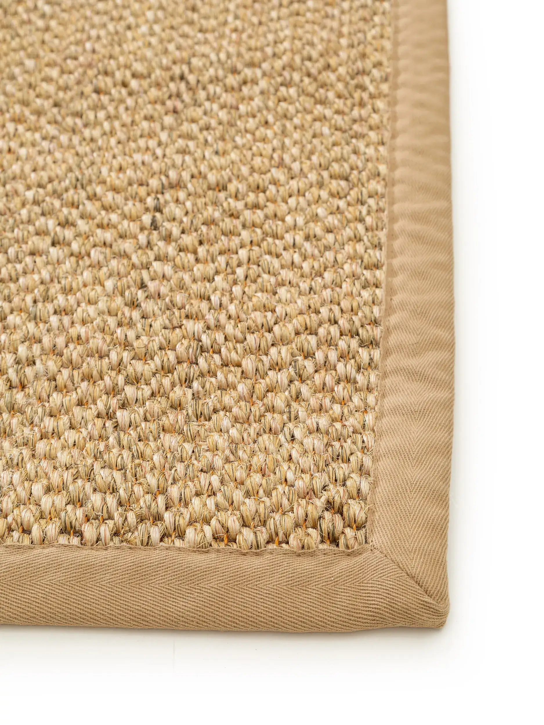 Teppich aus 100% Sisal in Beige mit 100% Sisal hohem Flor von benuta Pure