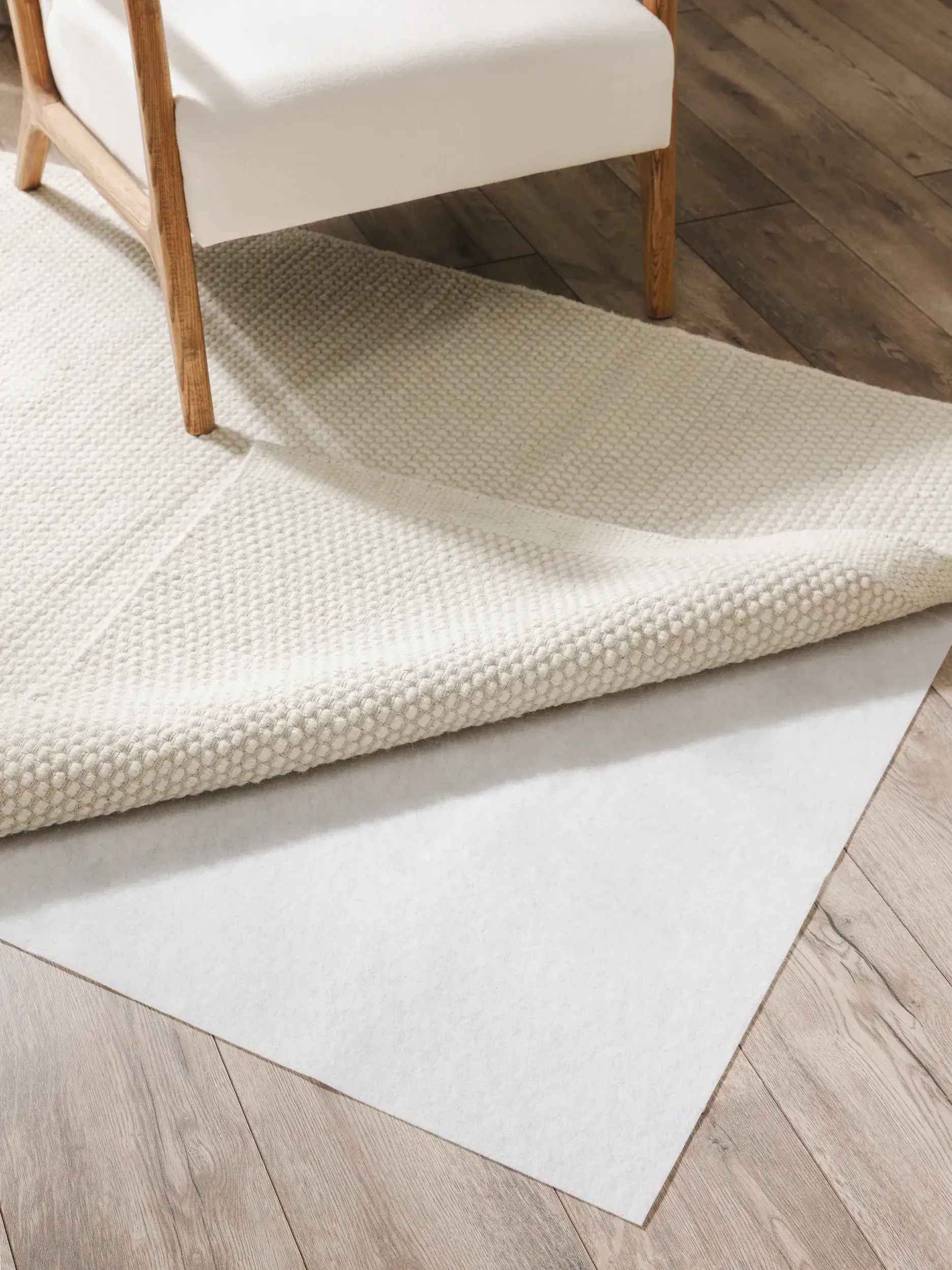Teppichunterlage Prima Weiß im Design  aus 100% Polyester von benuta