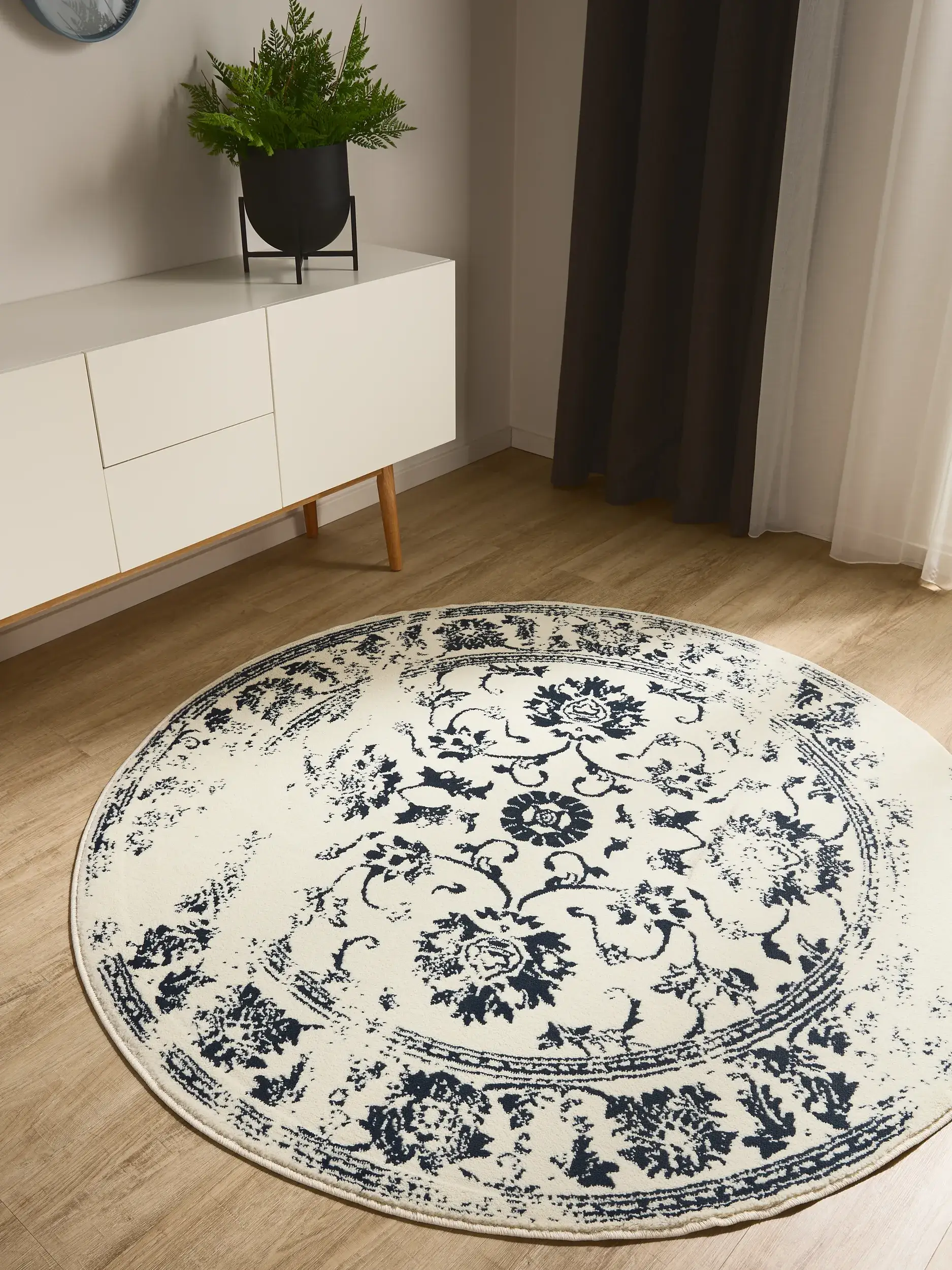 Teppich aus 100% Polypropyleen in Beige mit 100% Polypropyleen hohem Flor von benuta Basic