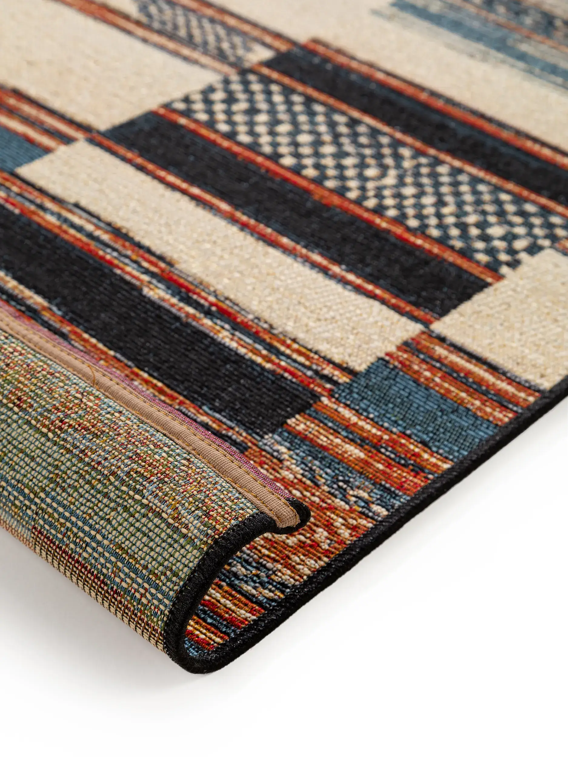 Rug made of 76% Polypropylen, 23% Polyester, 1% Latex in Multicolor with a 76% Polypropylen, 23% Polyester, 1% Latex high pile by benuta Nest