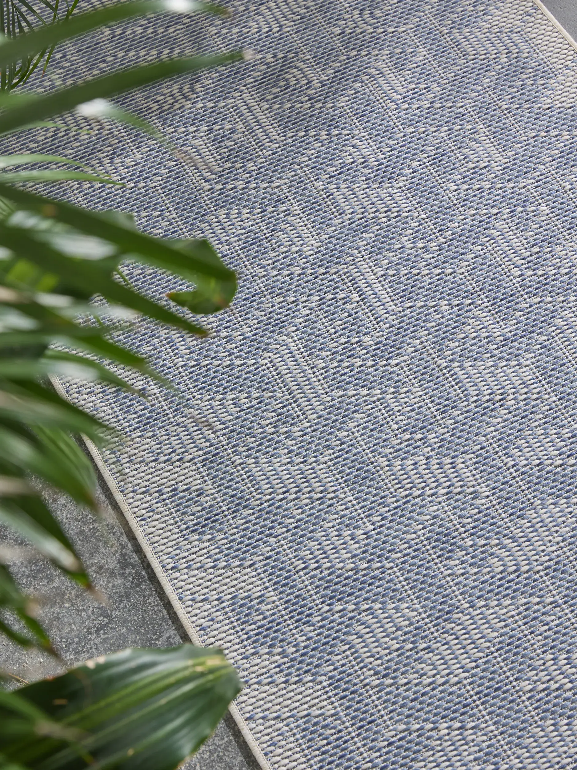 Rug made of 100% Polypropylen in Blue with a 100% Polypropylen high pile by benuta Nest