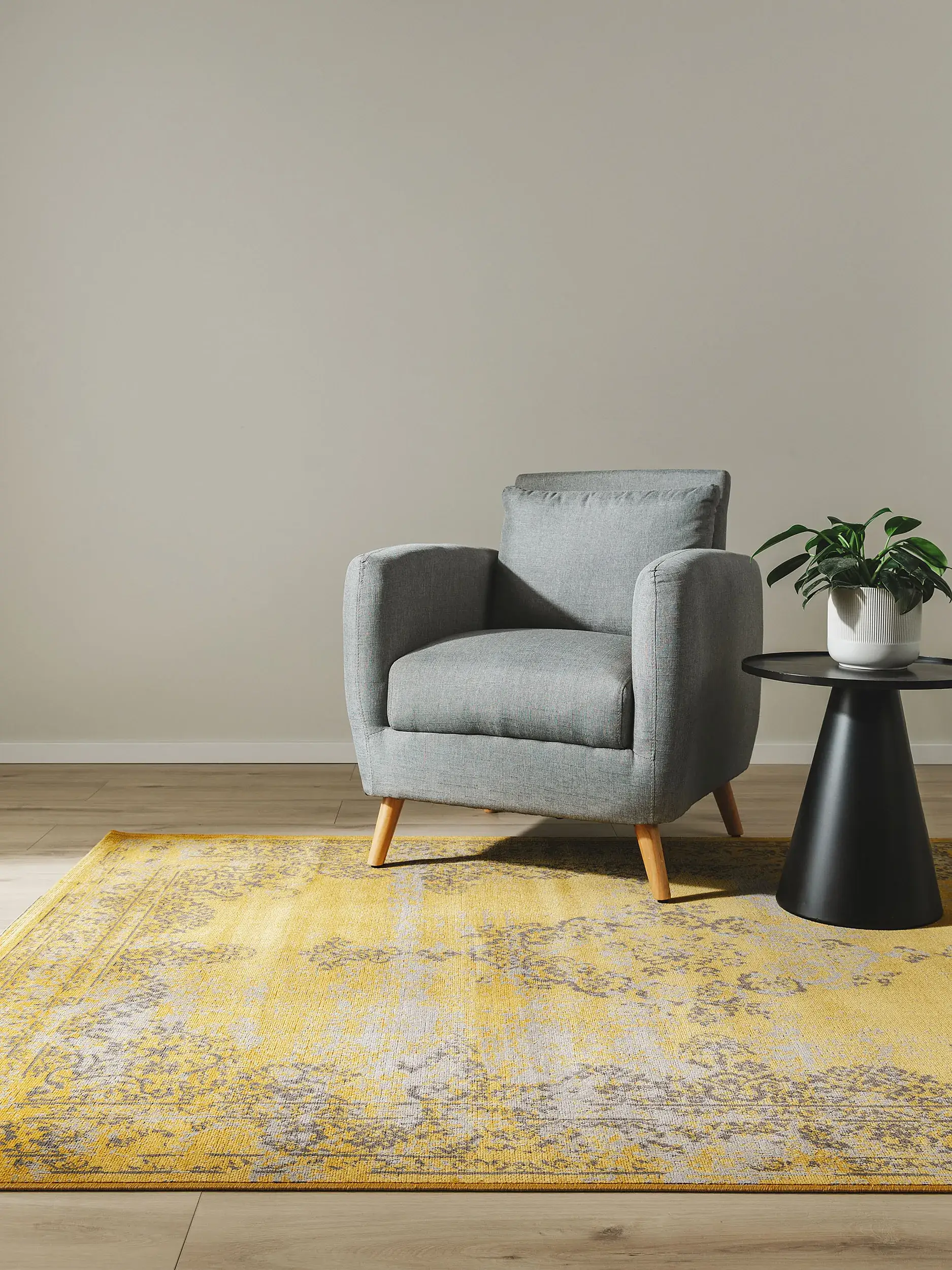 Rug Antique made of 100% Polypropylen in Yellow by benuta Nest