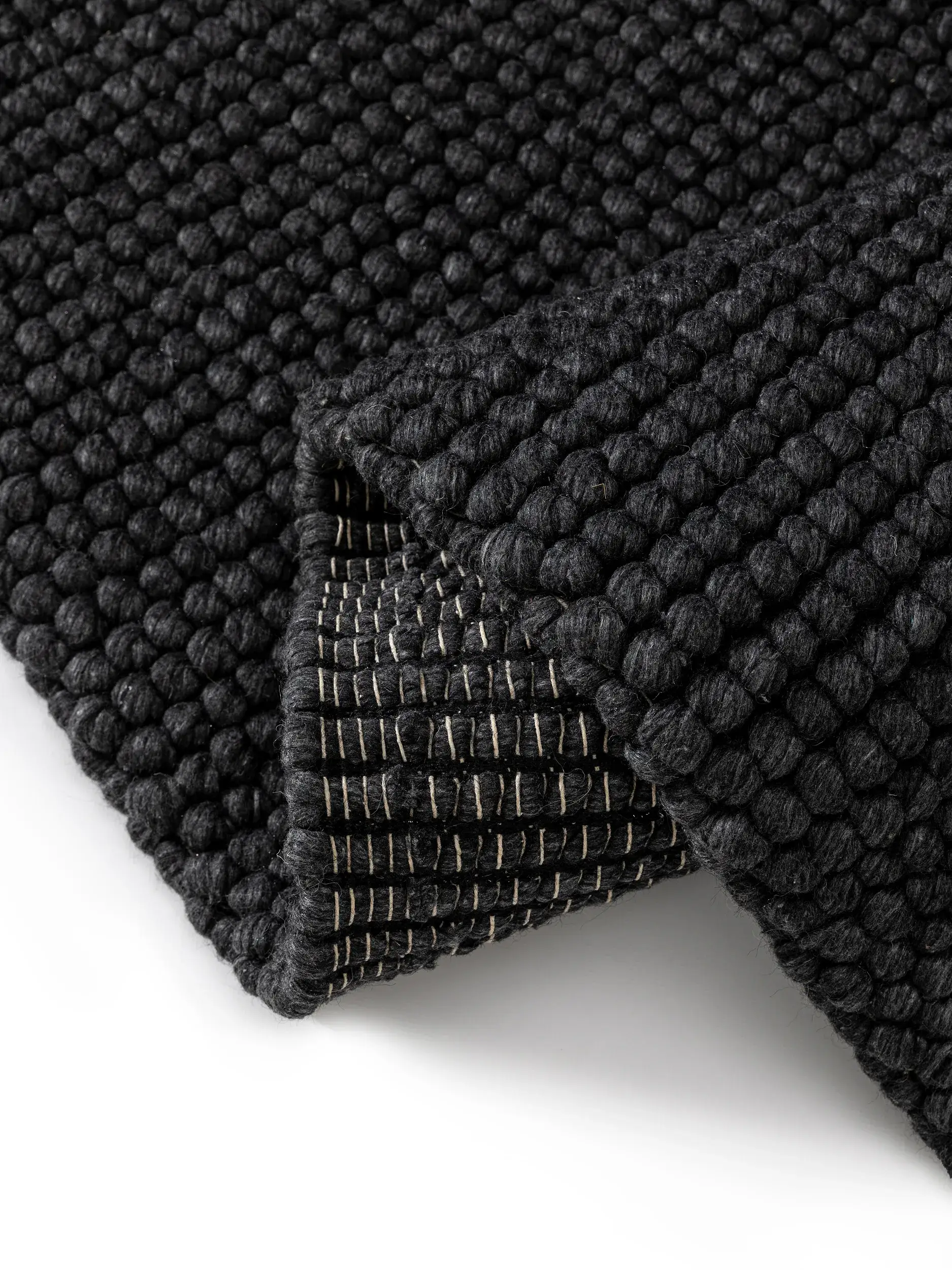 Teppich aus 70% Wolle, 30% Polyester in Grau mit 70% Wolle, 30% Polyester hohem Flor von benuta Pure