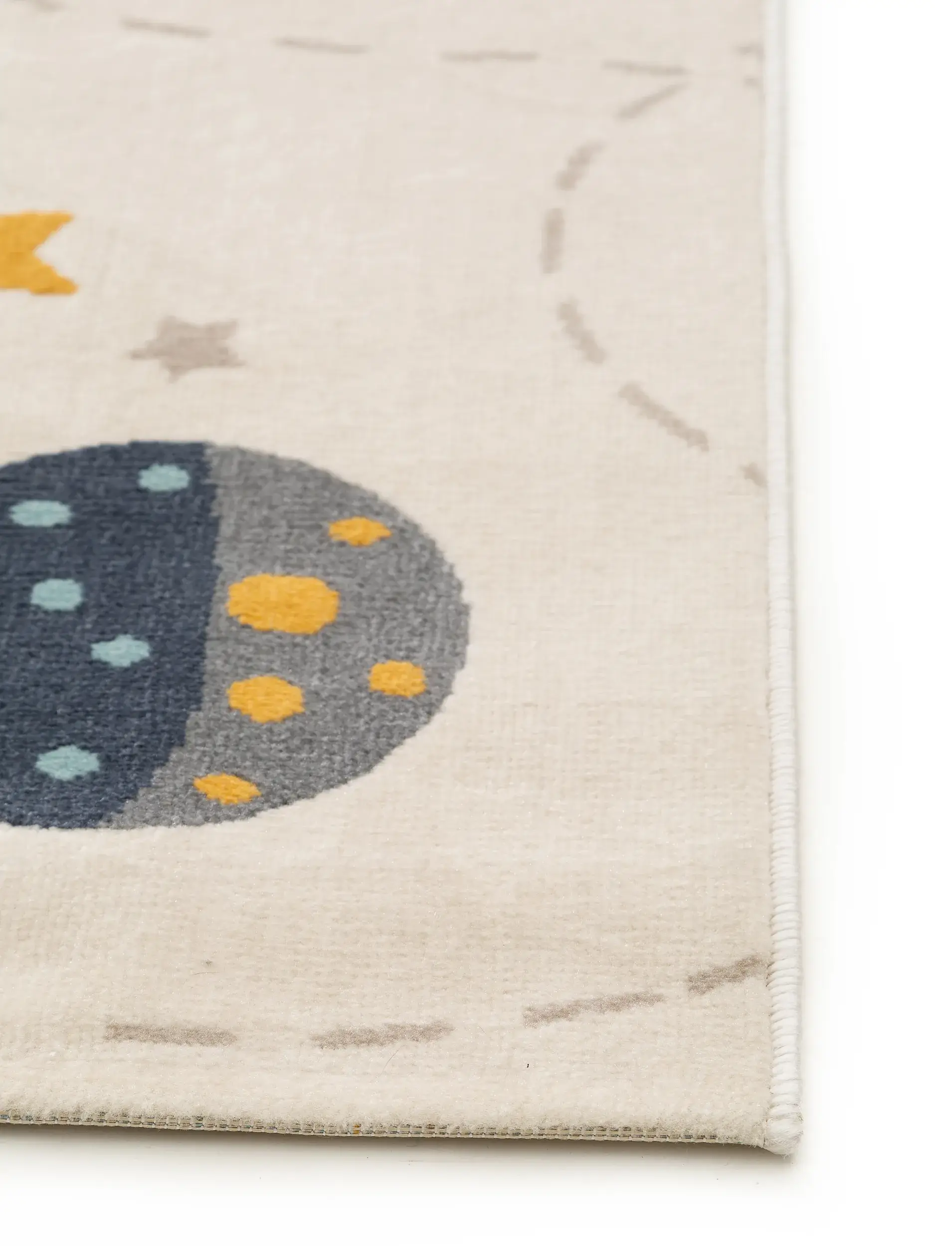 Rug made of 100% Polypropylen in Beige with a 100% Polypropylen high pile by Lytte