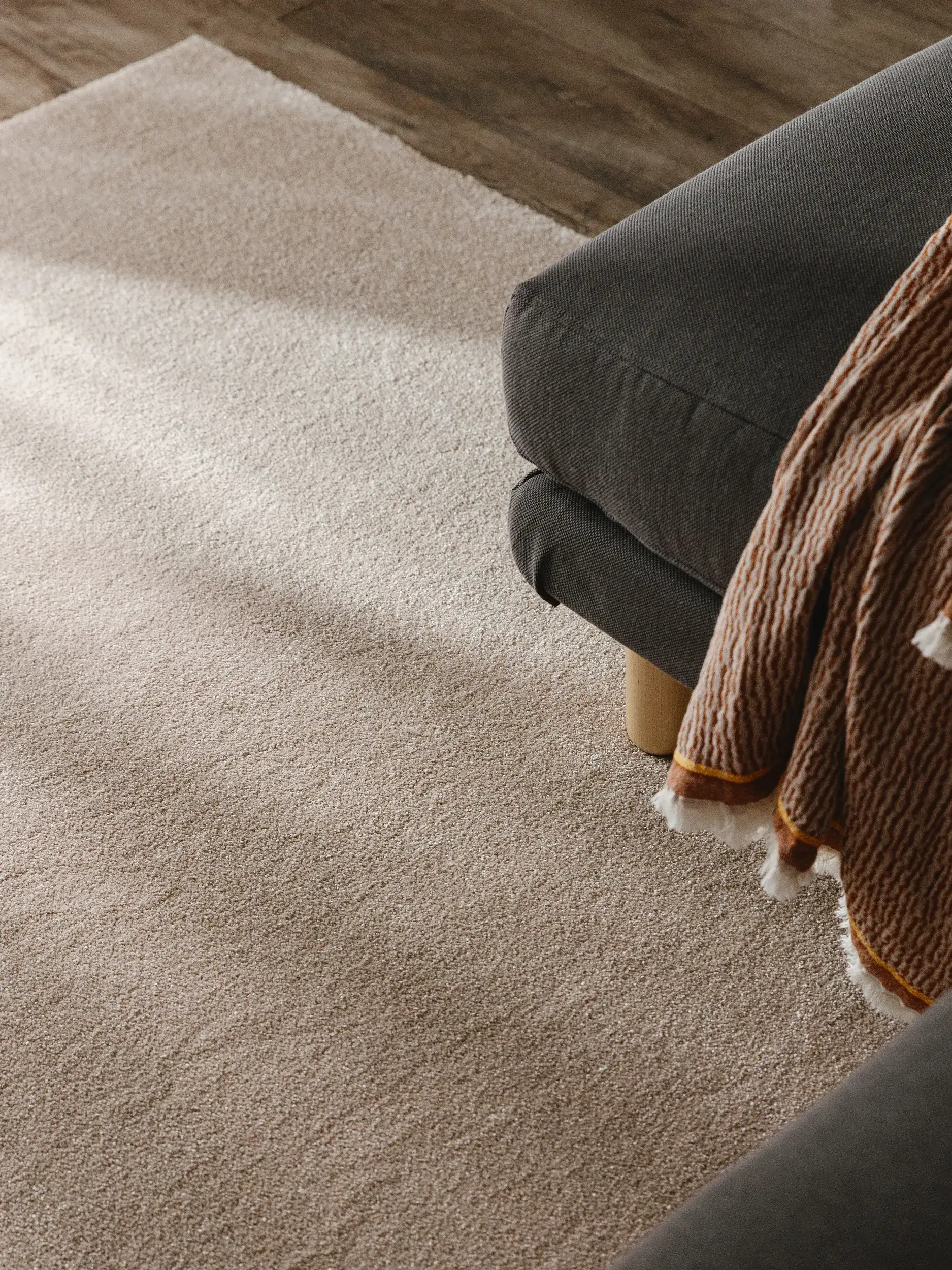 Rug made of 100% Polypropylen in Beige with a 100% Polypropylen high pile by benuta Nest