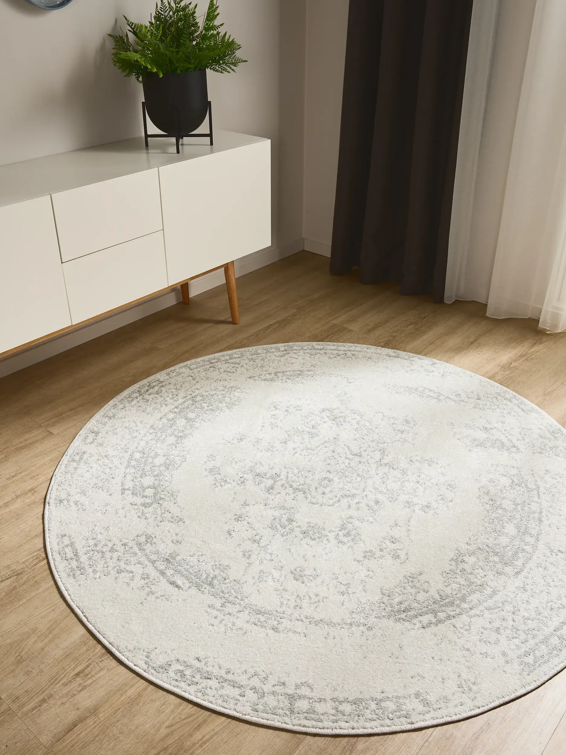 Teppe av 100% Polypropylen i Beige med 100% Polypropylen høy lugg fra benuta Basic