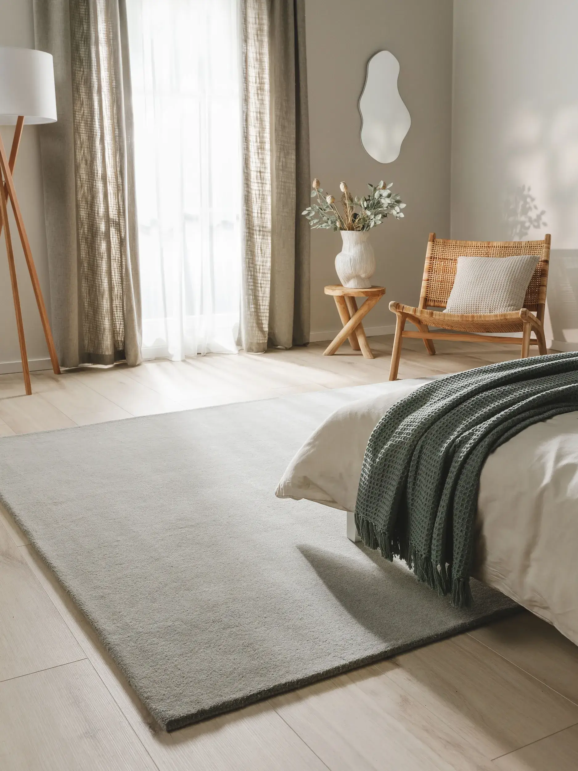Teppich aus 100% Wolle in Grau mit 100% Wolle hohem Flor von benuta Nest