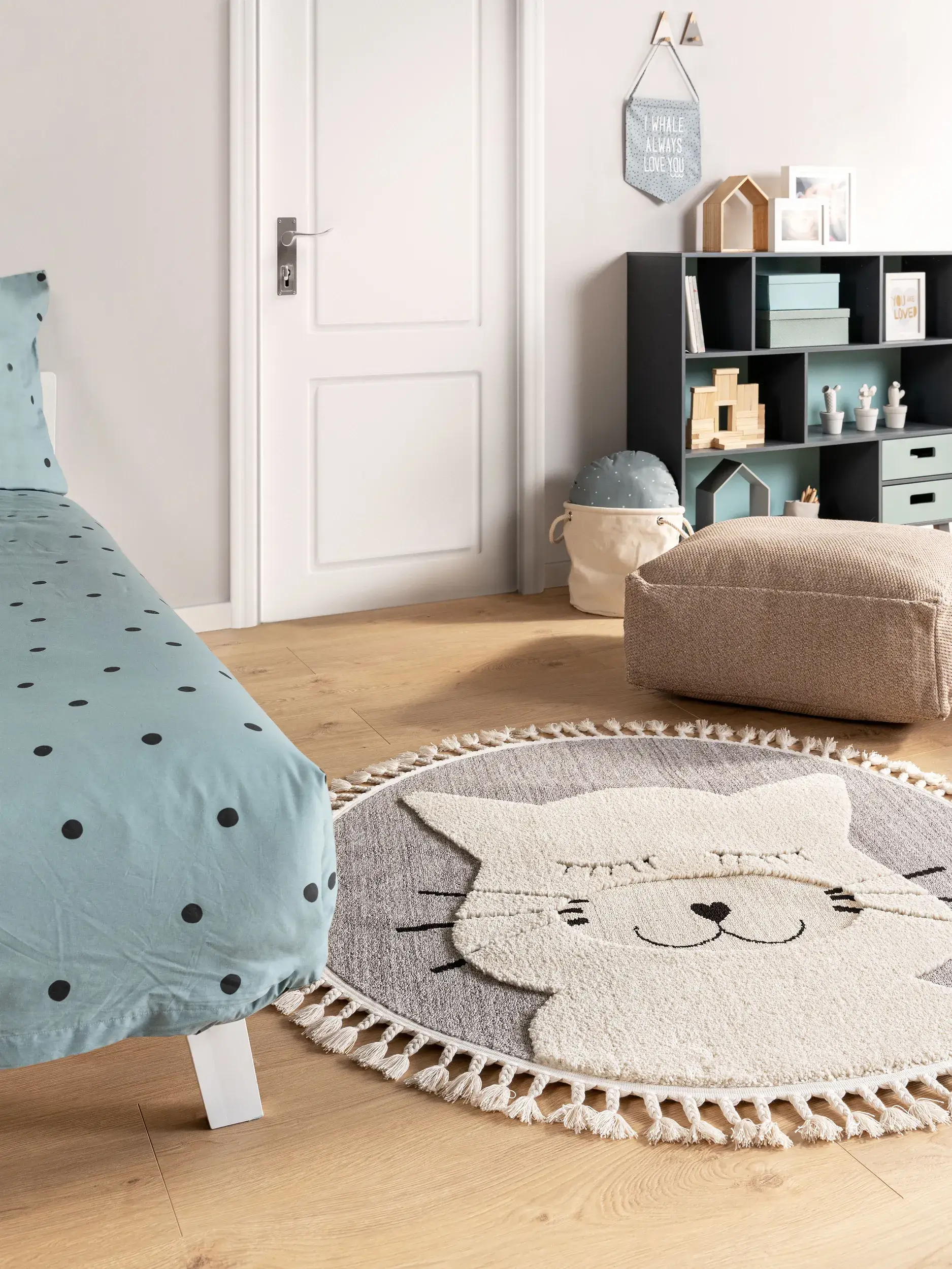 Rug made of 100% Polyester in Grau with a 100% Polyester high pile by Lytte