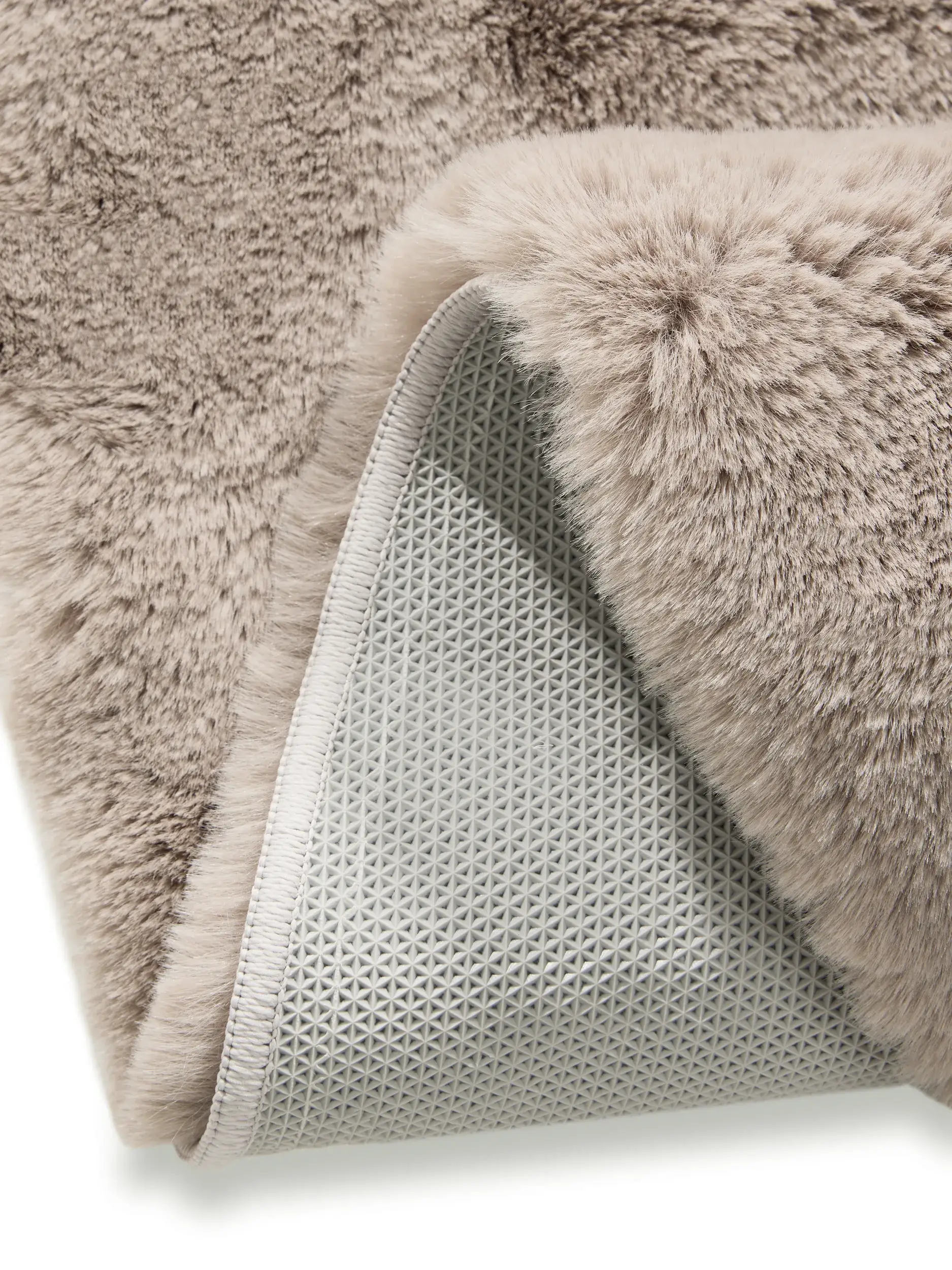 Teppich Dave aus 100% Polyester in Taupe von benuta Nest