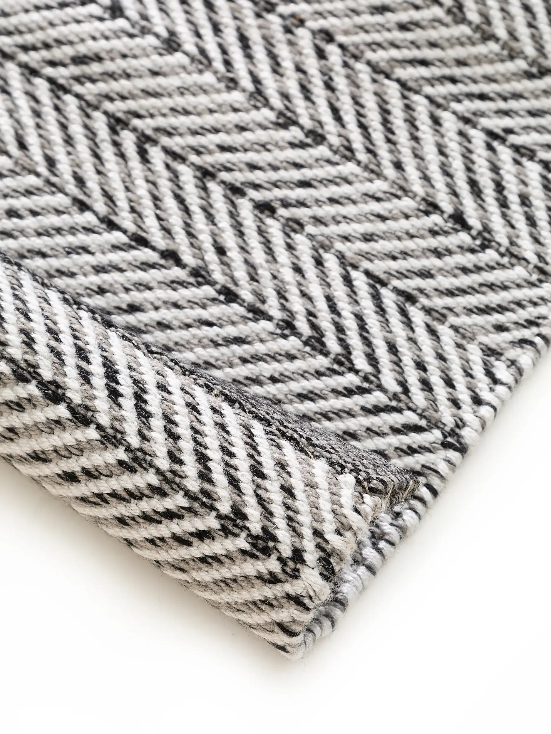 Tappeto di 100% Poliestere (PET riciclato) in Grigio con pelo alto 100% Poliestere (PET riciclato) da benuta pure