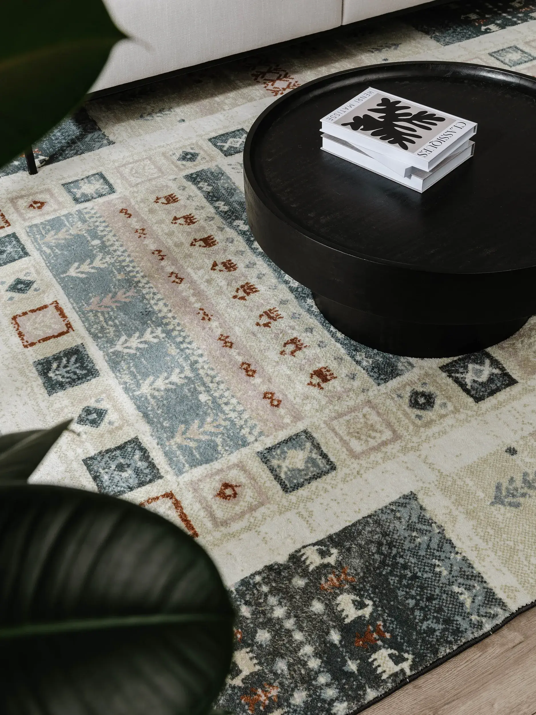 Rug made of 100% Polyester in Grey with a 100% Polyester high pile by benuta