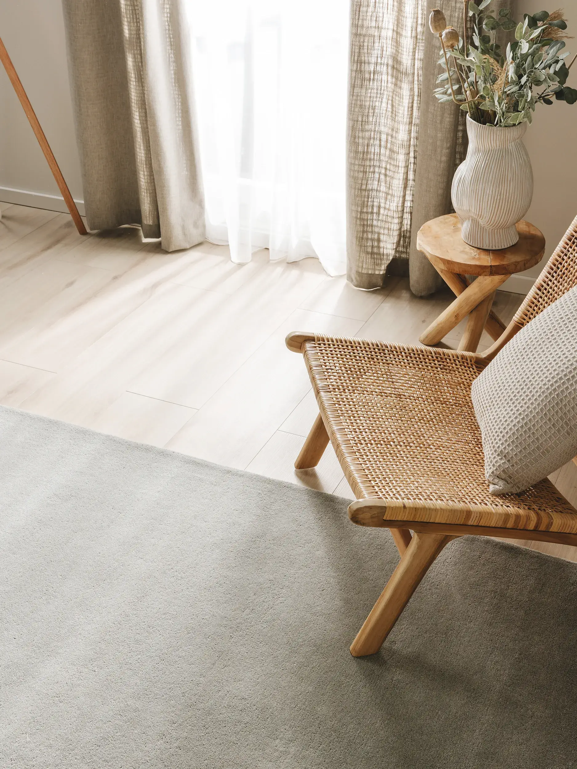 Teppich aus 100% Wolle in Grau mit 100% Wolle hohem Flor von benuta Nest