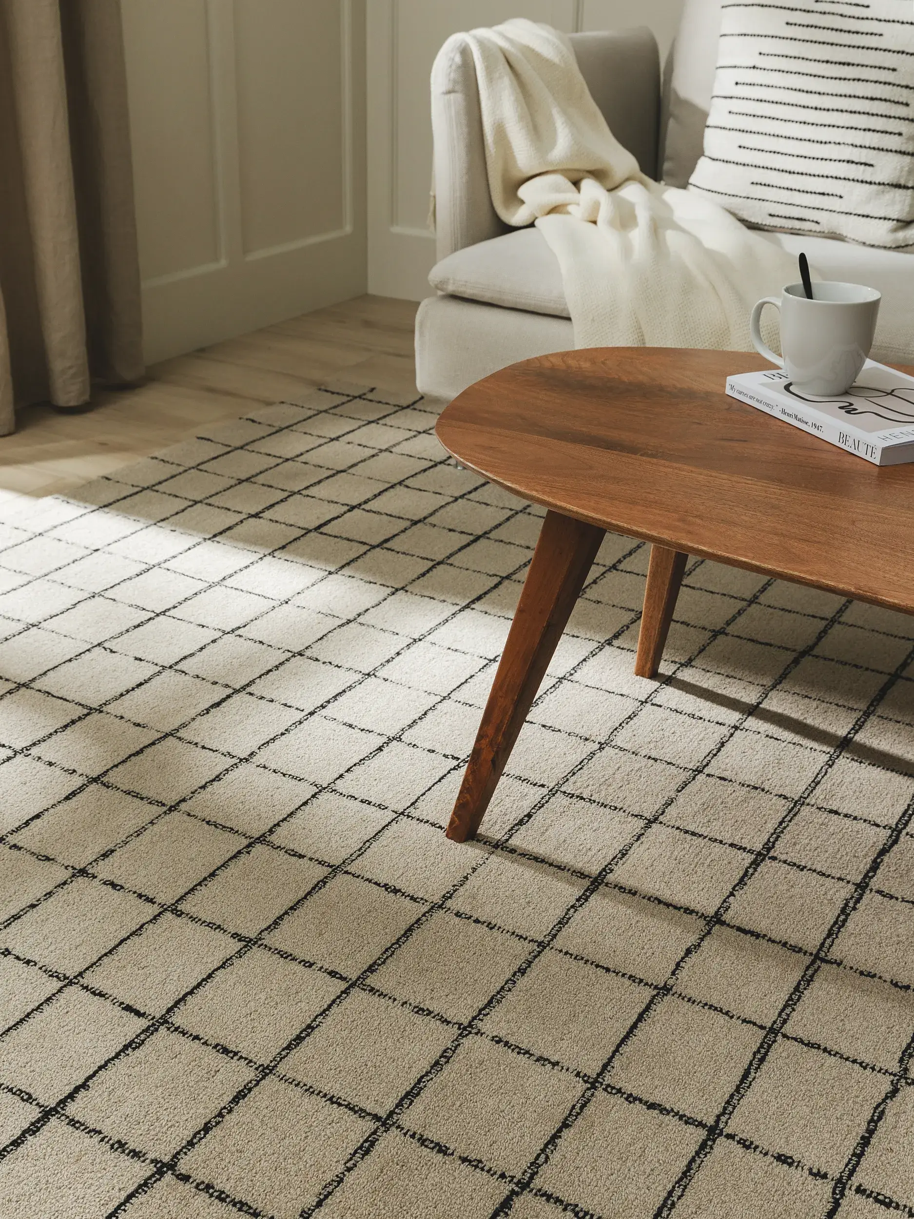 Teppich aus 100% Wolle in Taupe mit 100% Wolle hohem Flor von benuta Pop