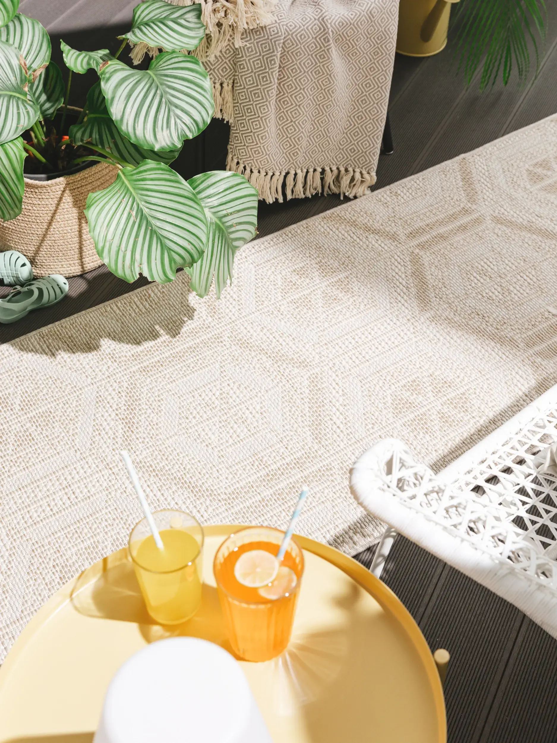 Rug made of 100% Polypropylen in White with a 100% Polypropylen high pile by benuta Nest
